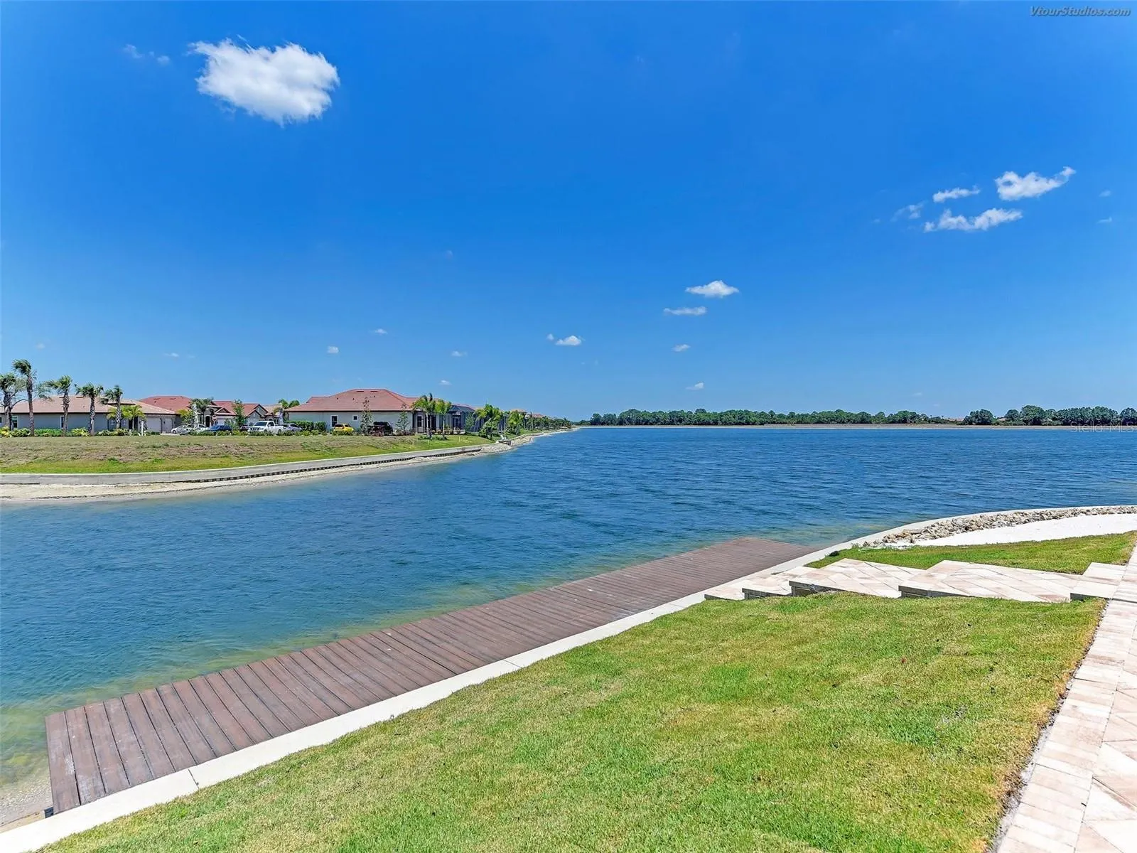 289 VILLORESI BLVD