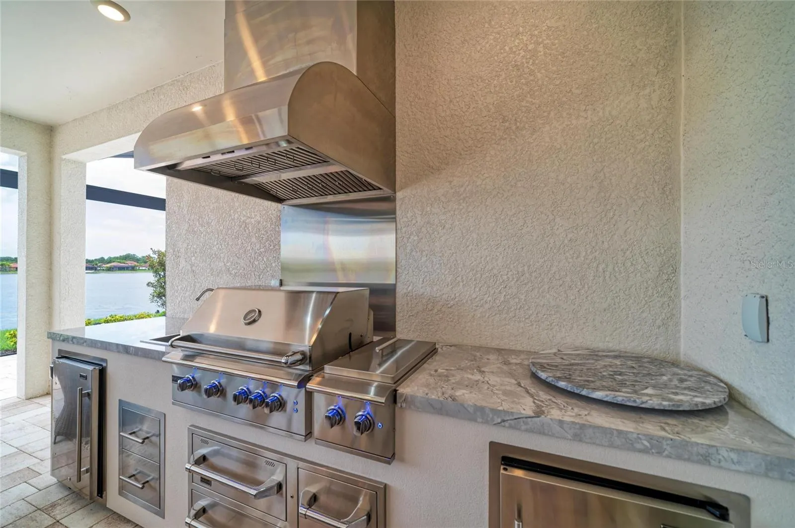 289 VILLORESI BLVD