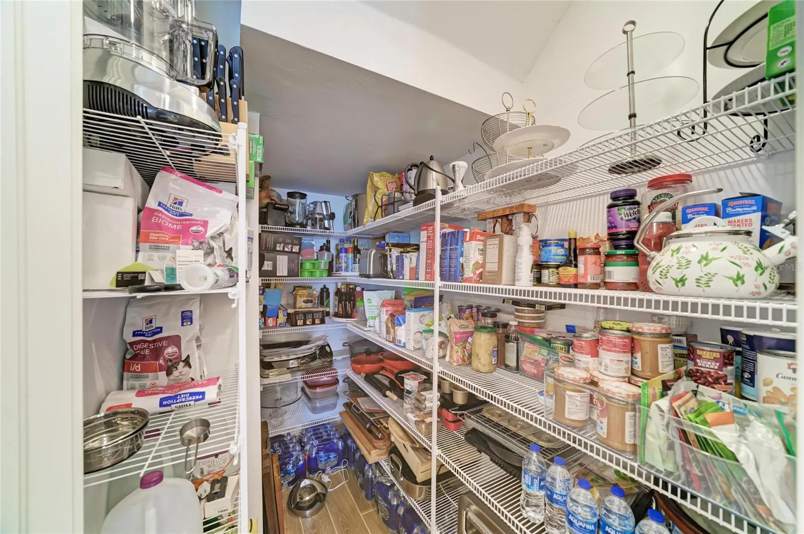 289 VILLORESI BLVD