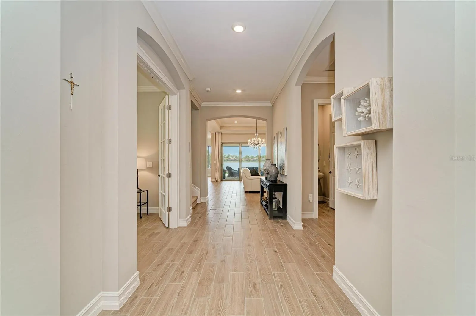 289 VILLORESI BLVD