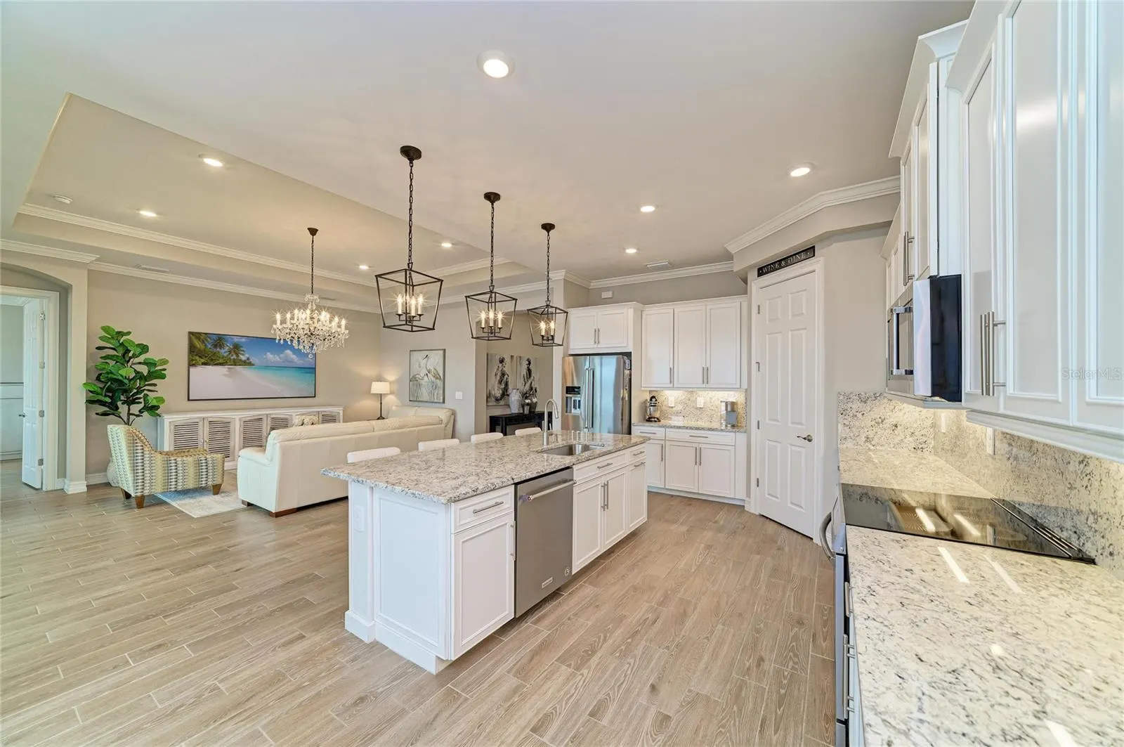 289 VILLORESI BLVD