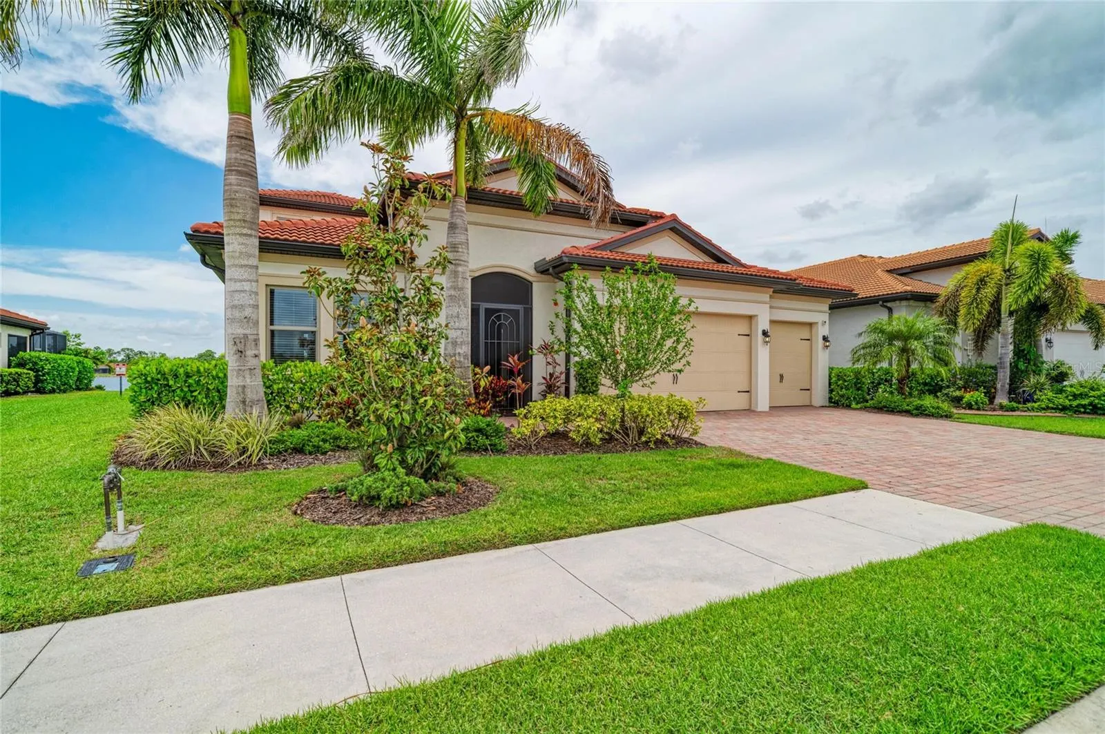 289 VILLORESI BLVD