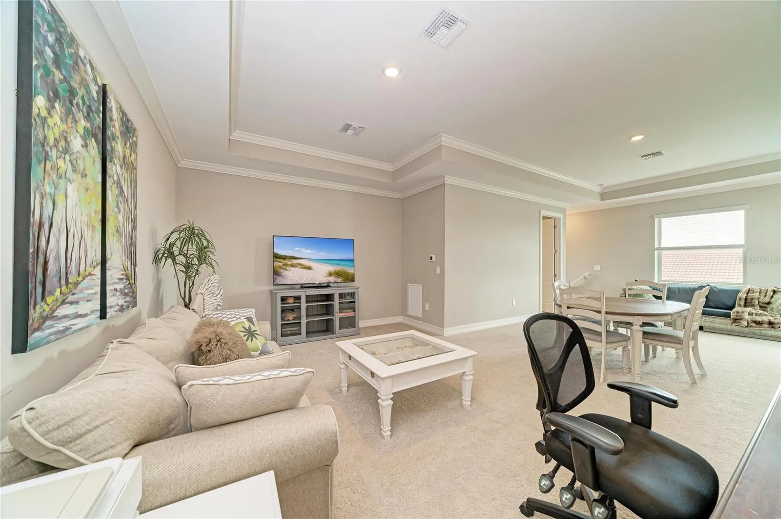 289 VILLORESI BLVD
