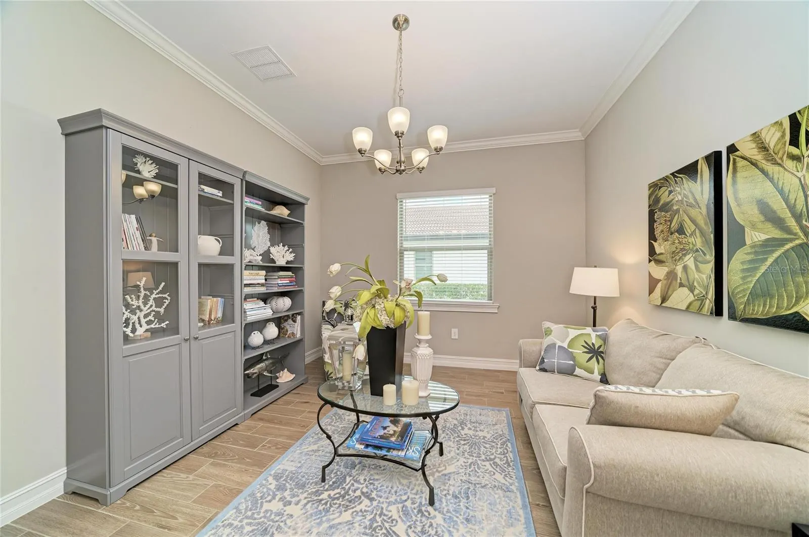 289 VILLORESI BLVD