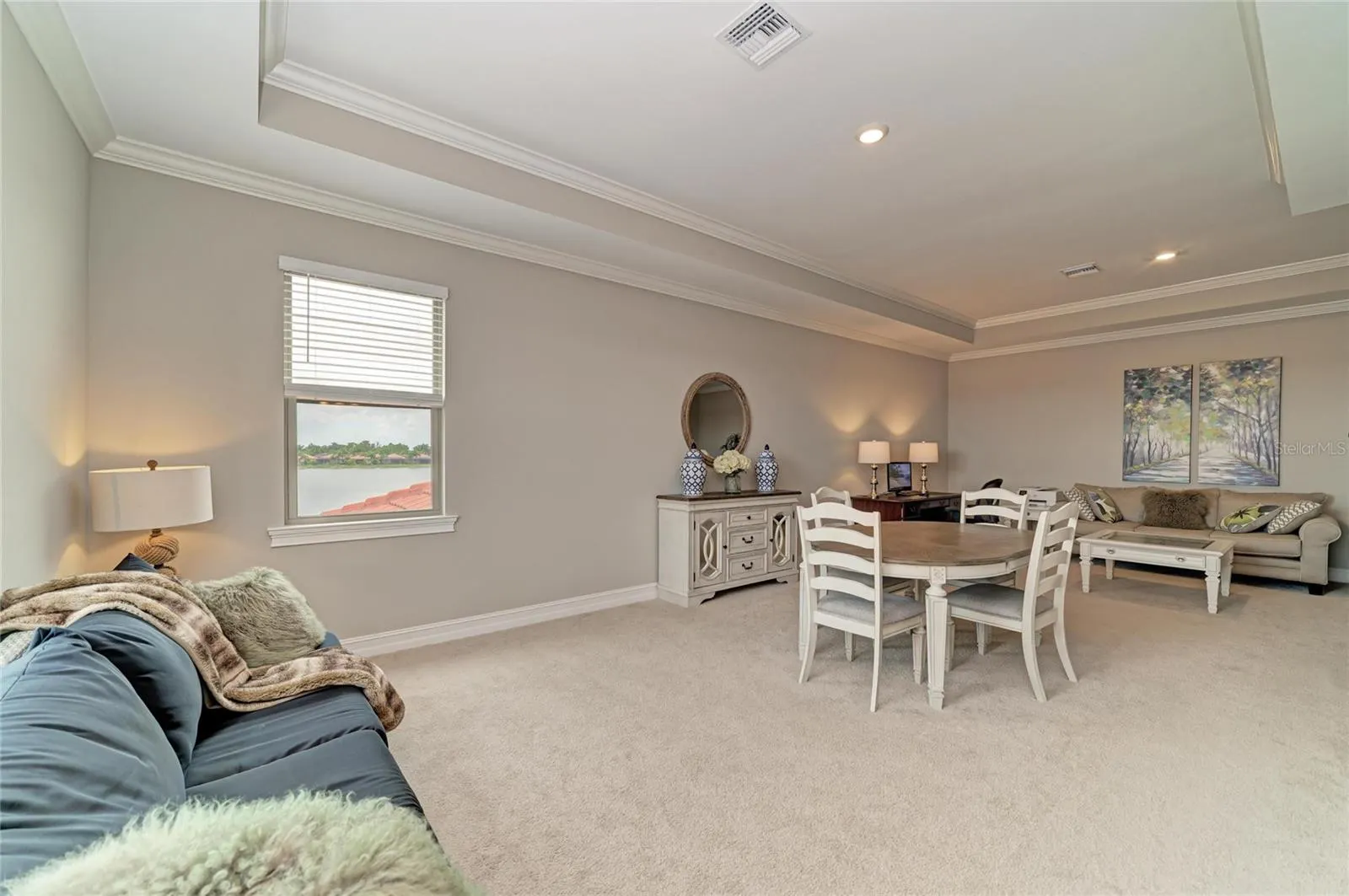 289 VILLORESI BLVD