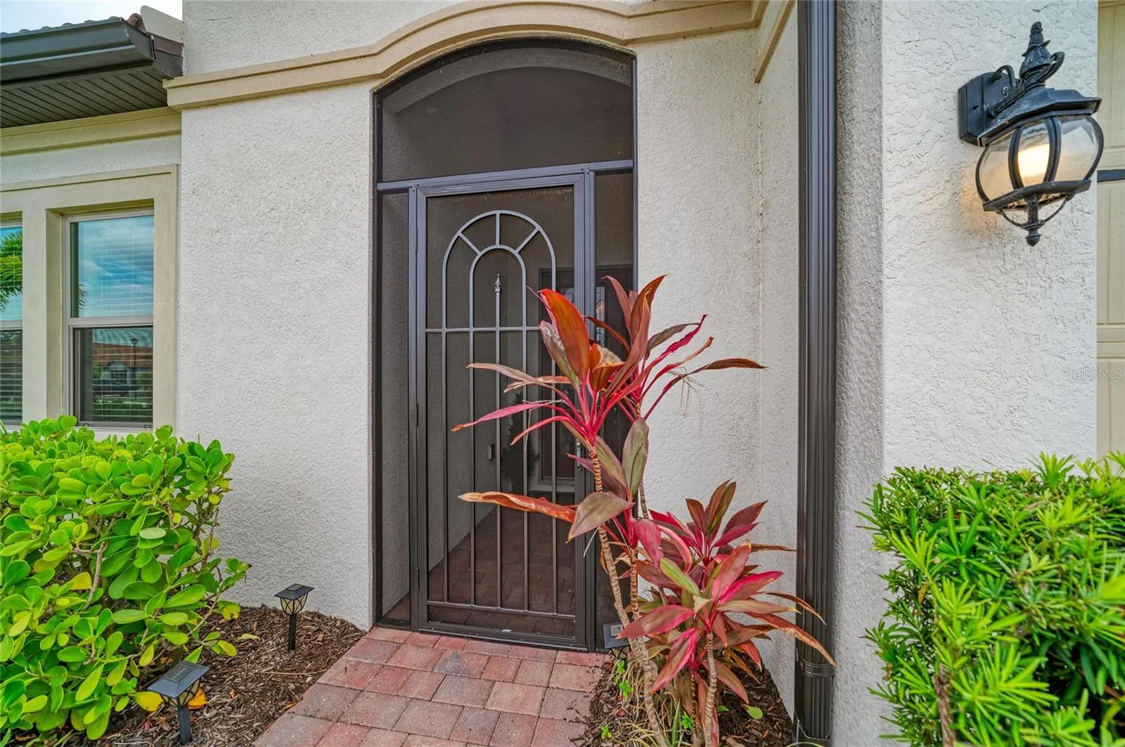 289 VILLORESI BLVD