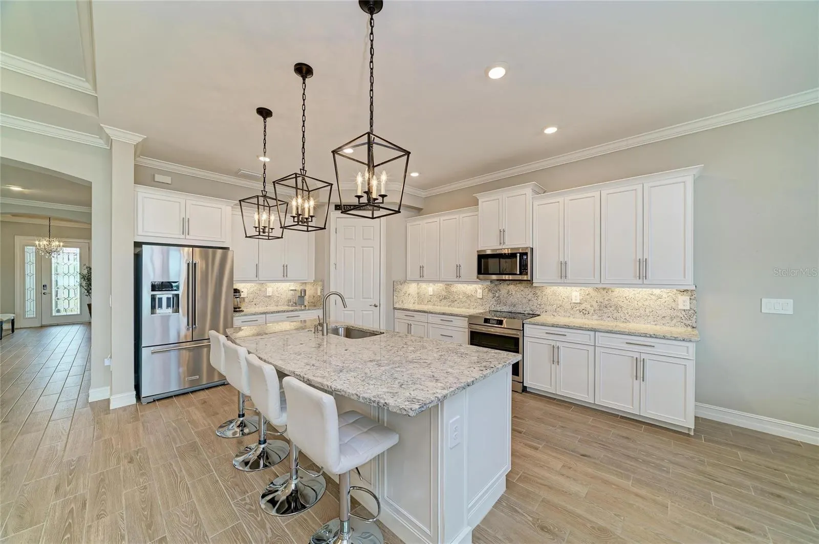 289 VILLORESI BLVD
