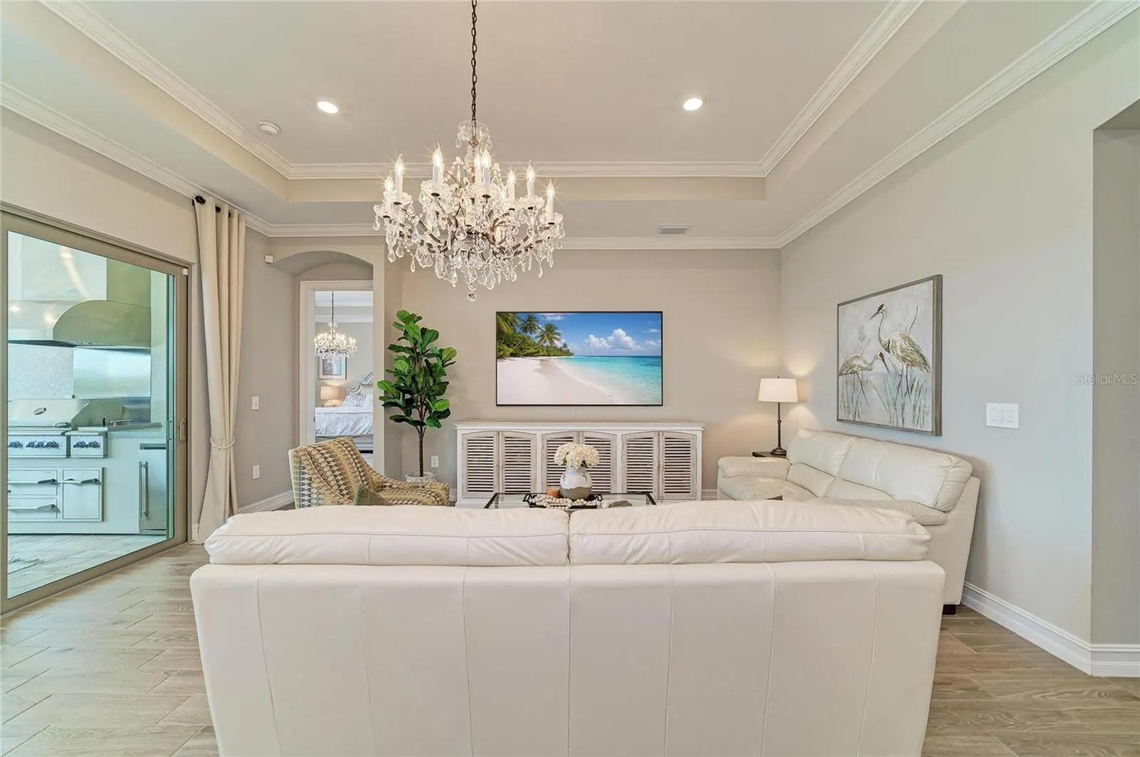 289 VILLORESI BLVD