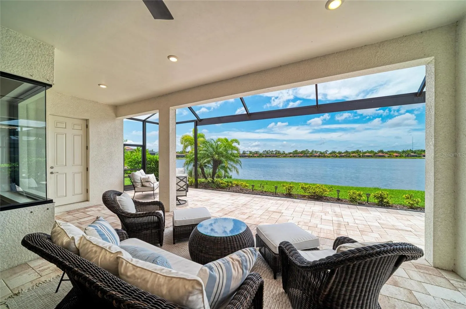 289 VILLORESI BLVD