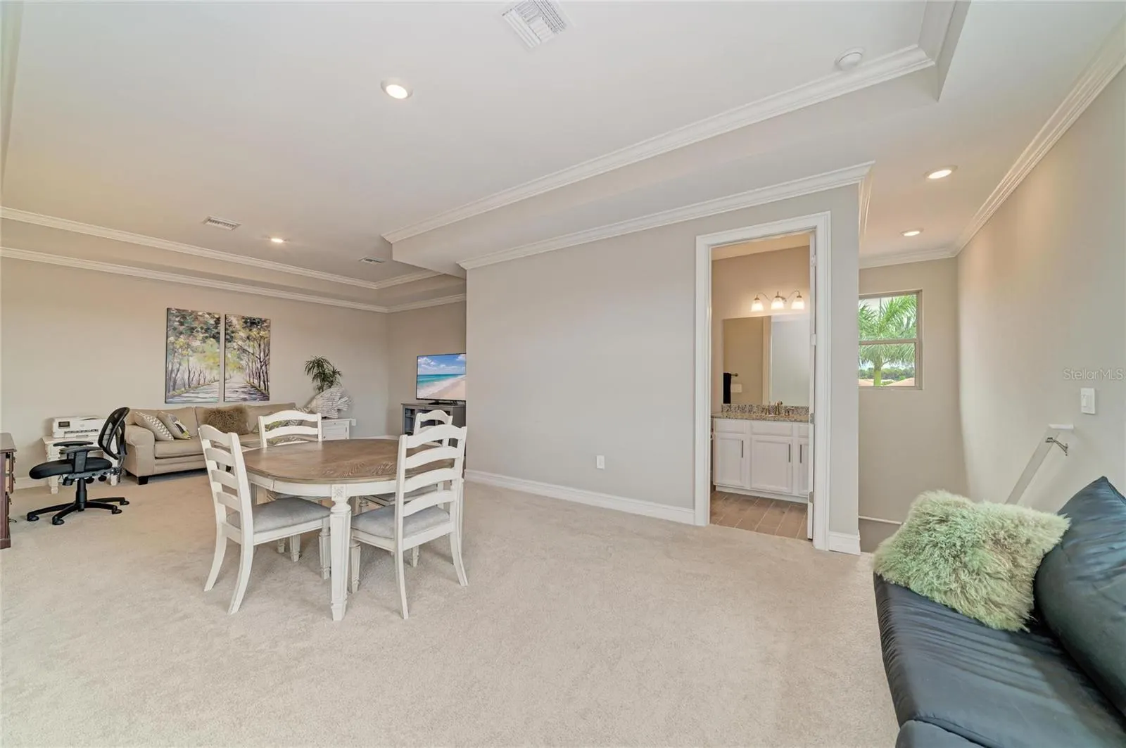 289 VILLORESI BLVD