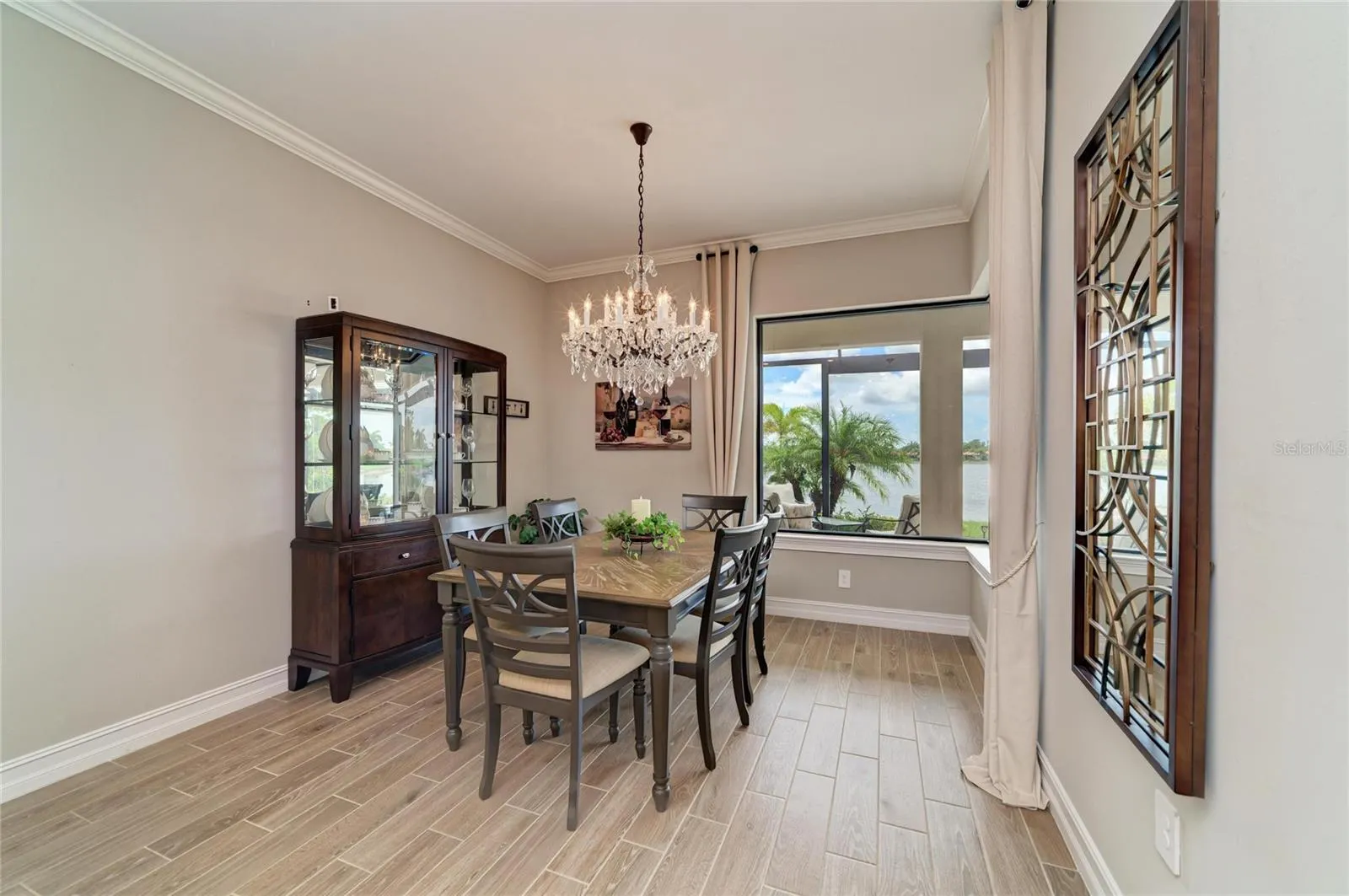 289 VILLORESI BLVD