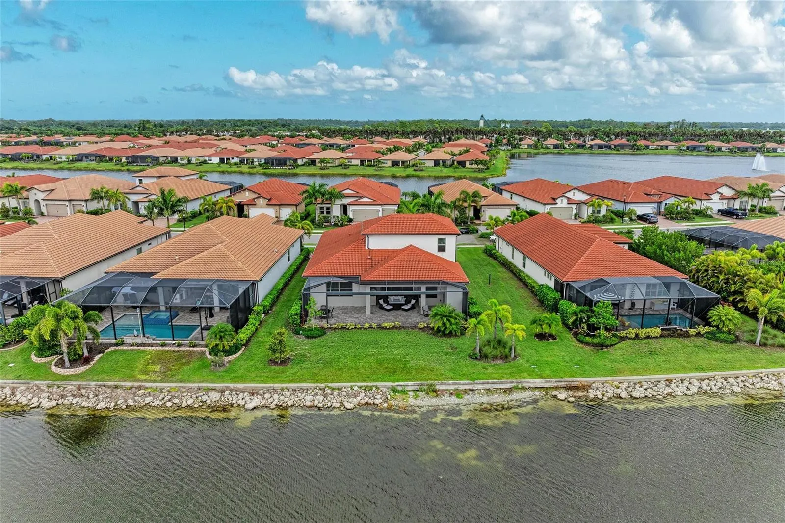 289 VILLORESI BLVD