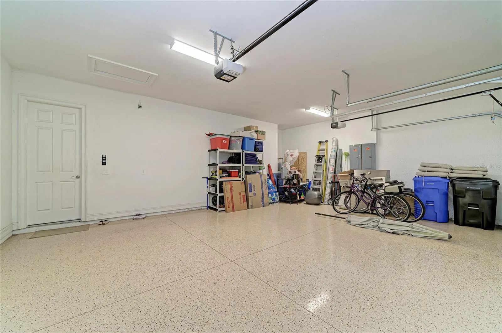 289 VILLORESI BLVD
