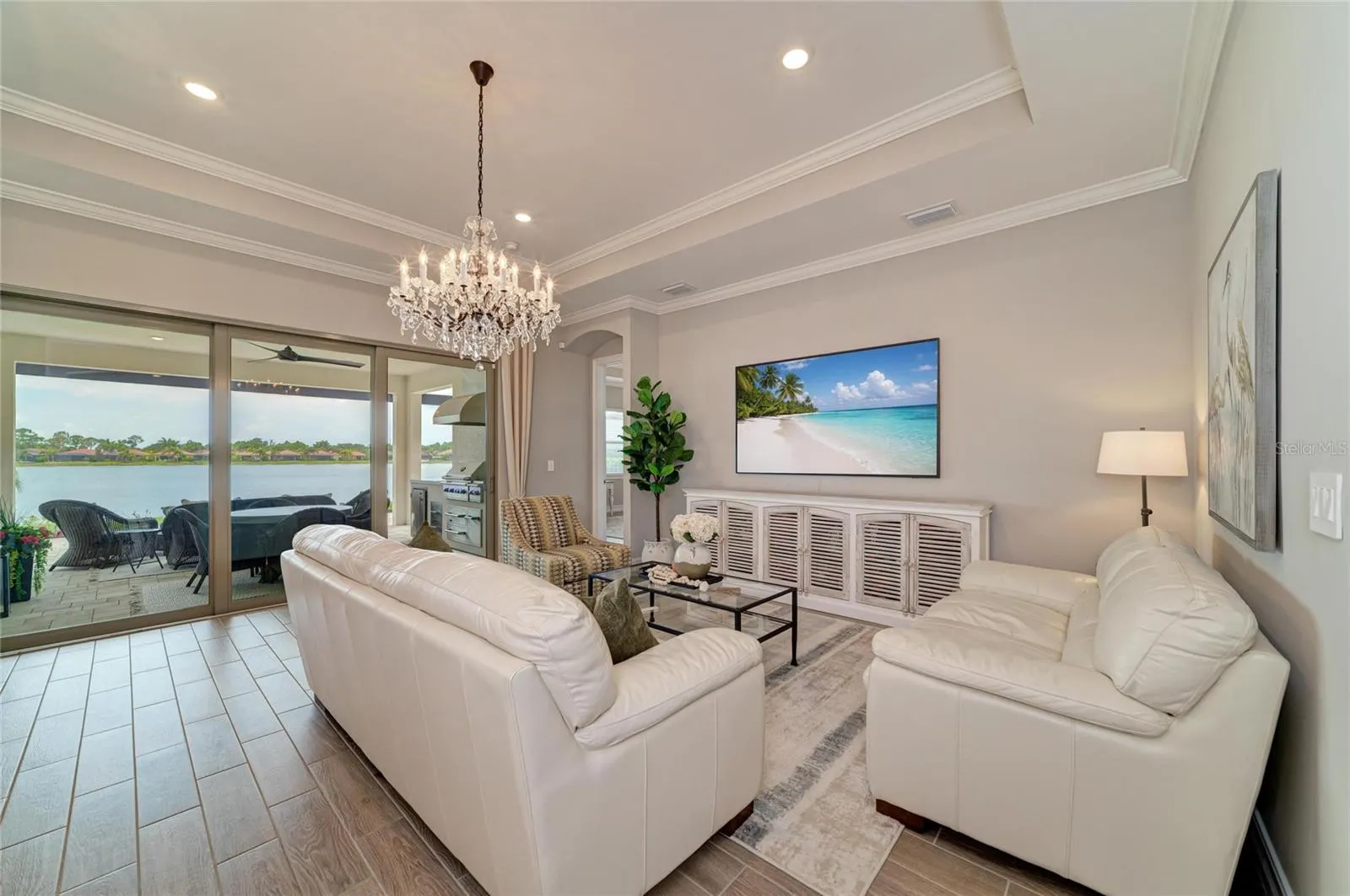 289 VILLORESI BLVD
