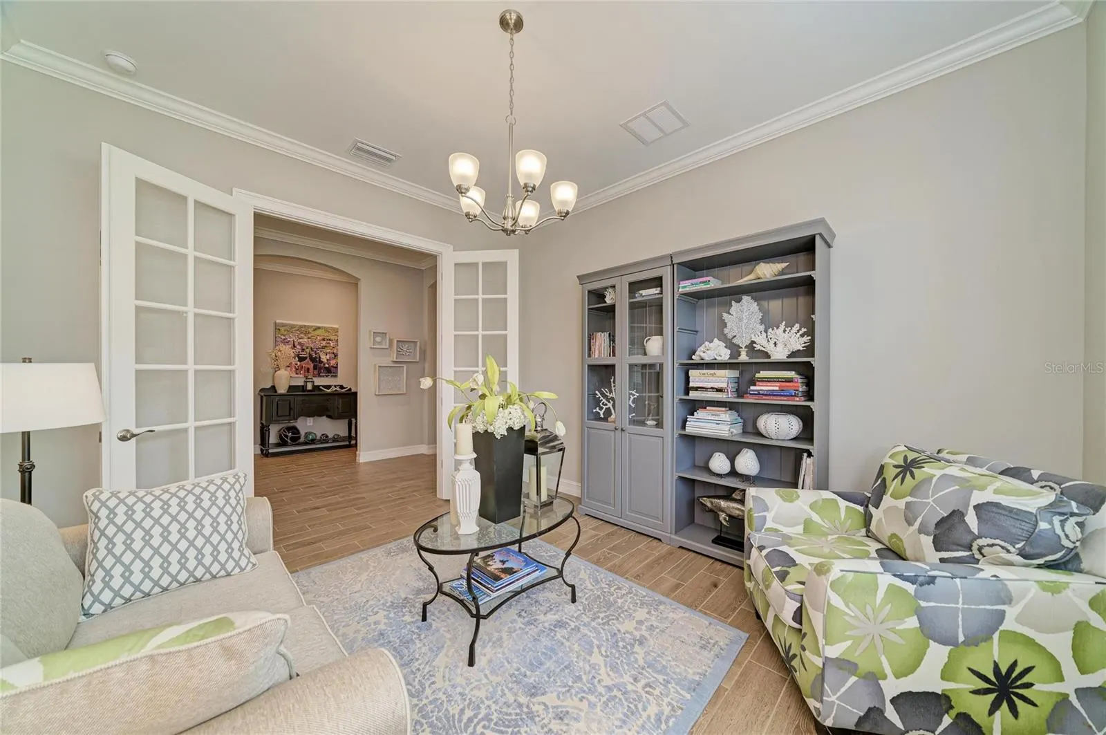 289 VILLORESI BLVD