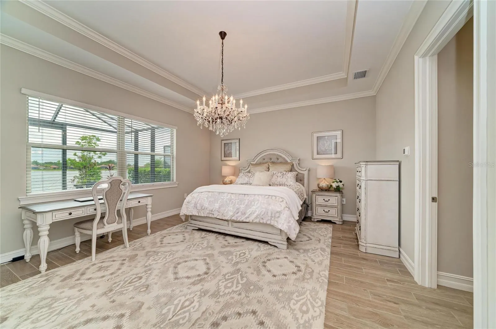 289 VILLORESI BLVD