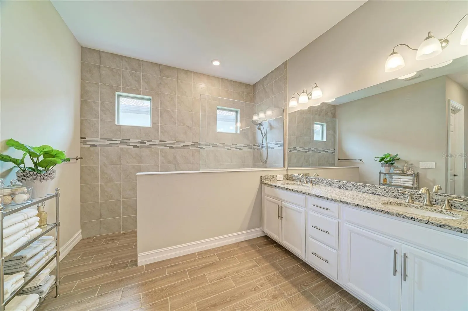 289 VILLORESI BLVD