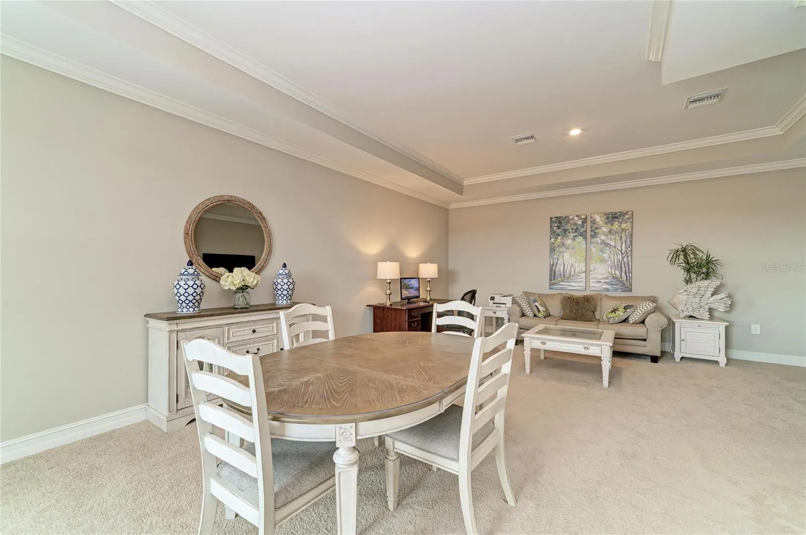 289 VILLORESI BLVD