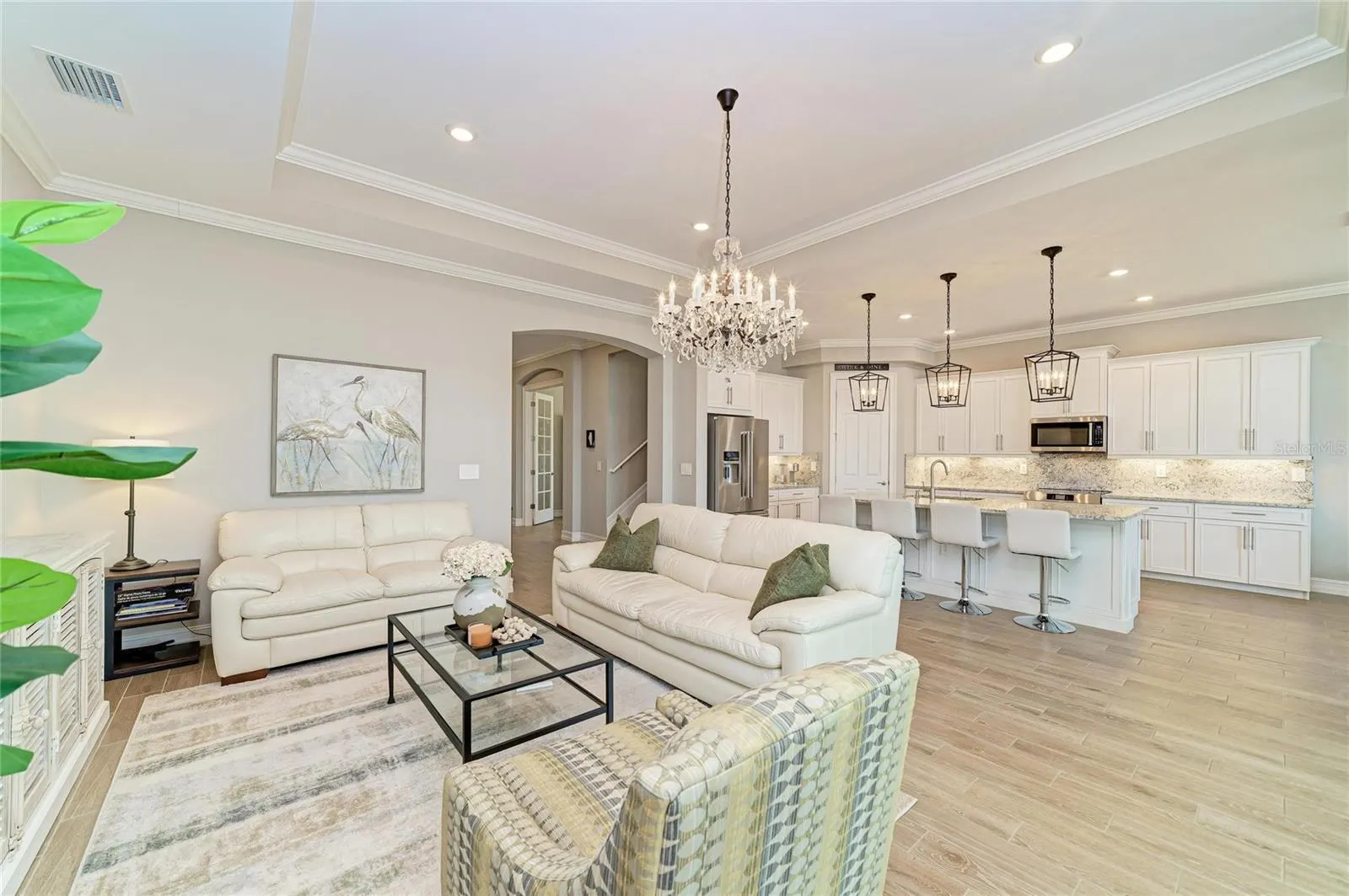 289 VILLORESI BLVD