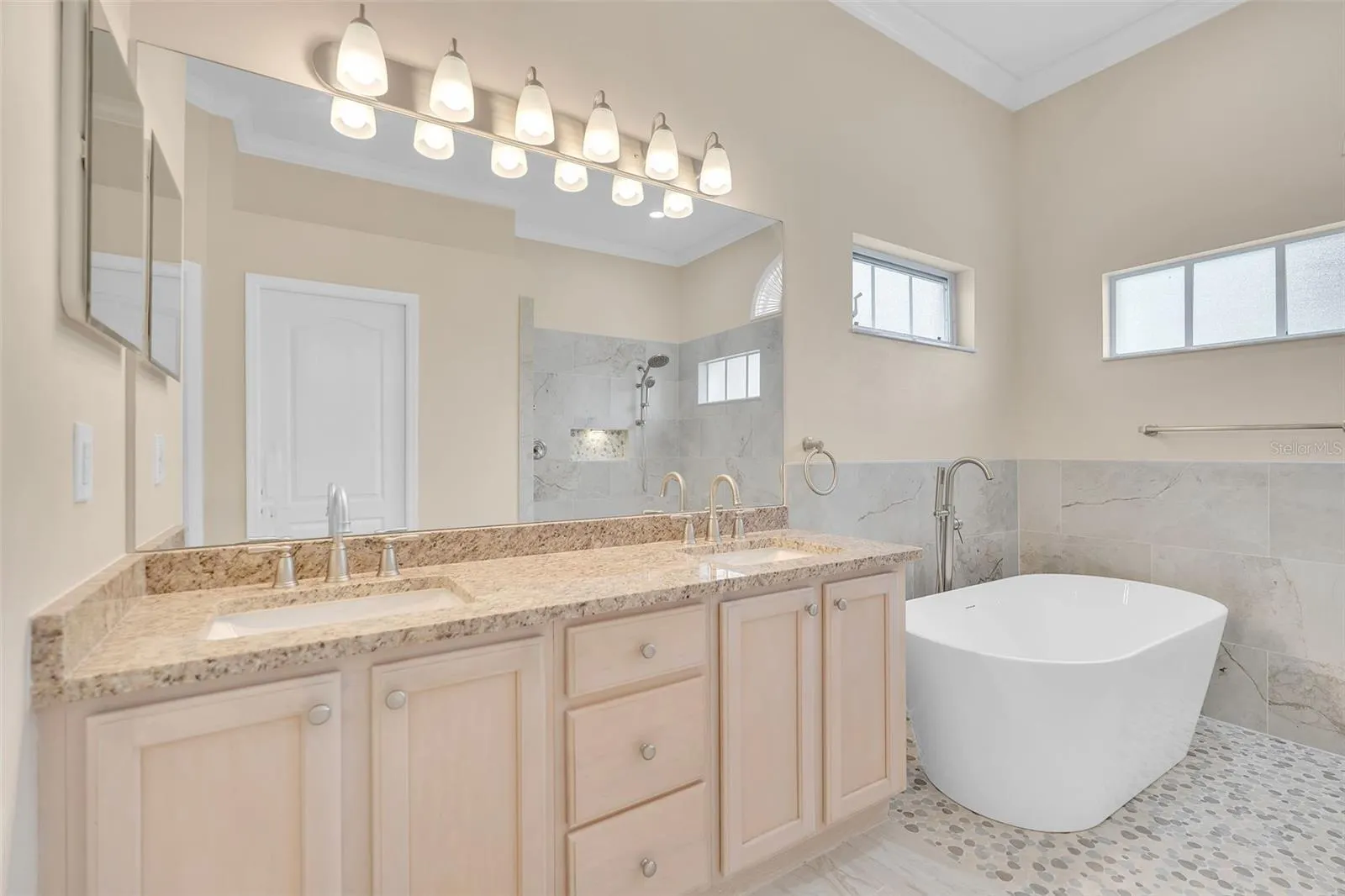 1036 OAK MEADOW LN