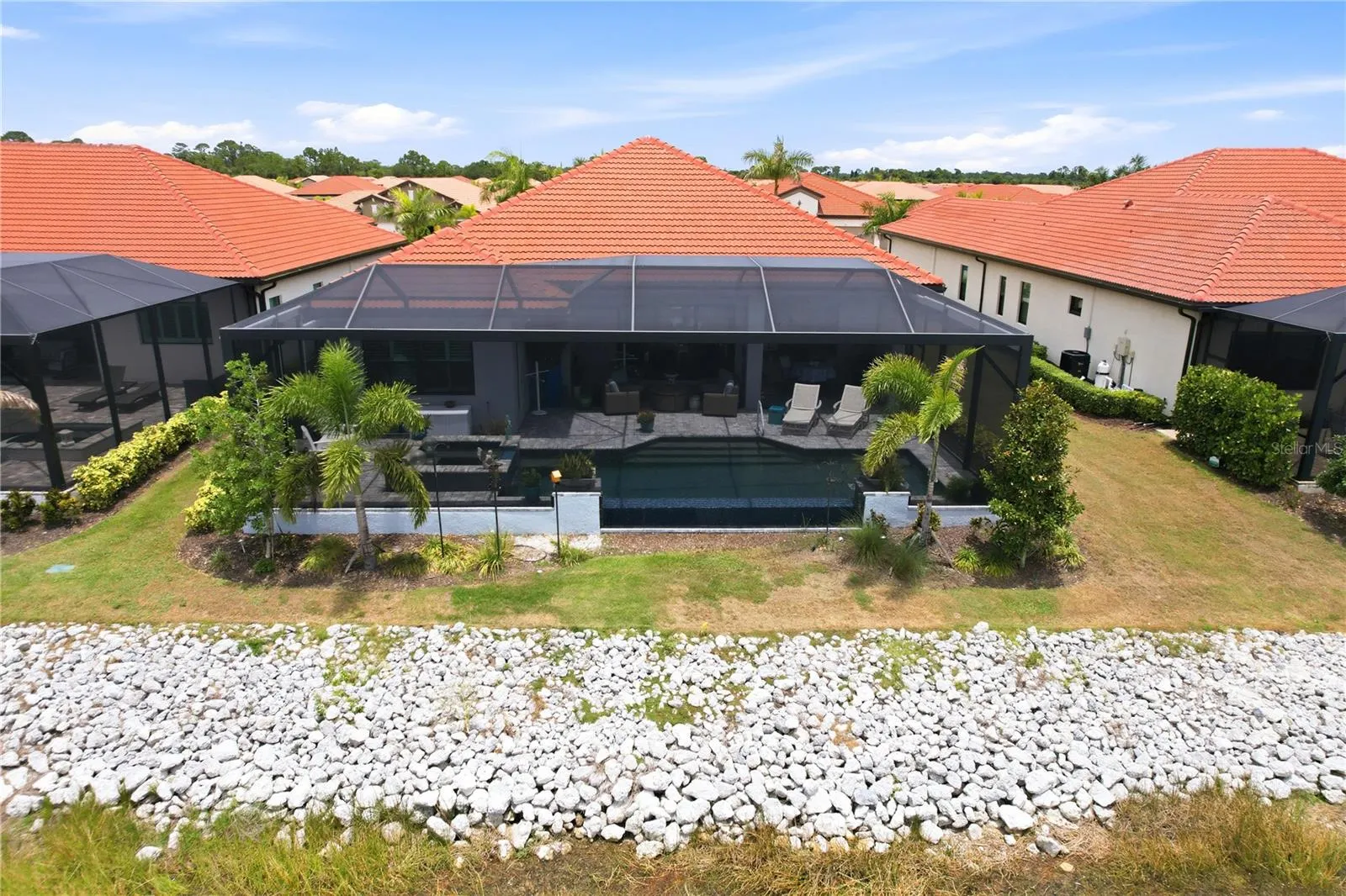 617 MARAVIYA BLVD