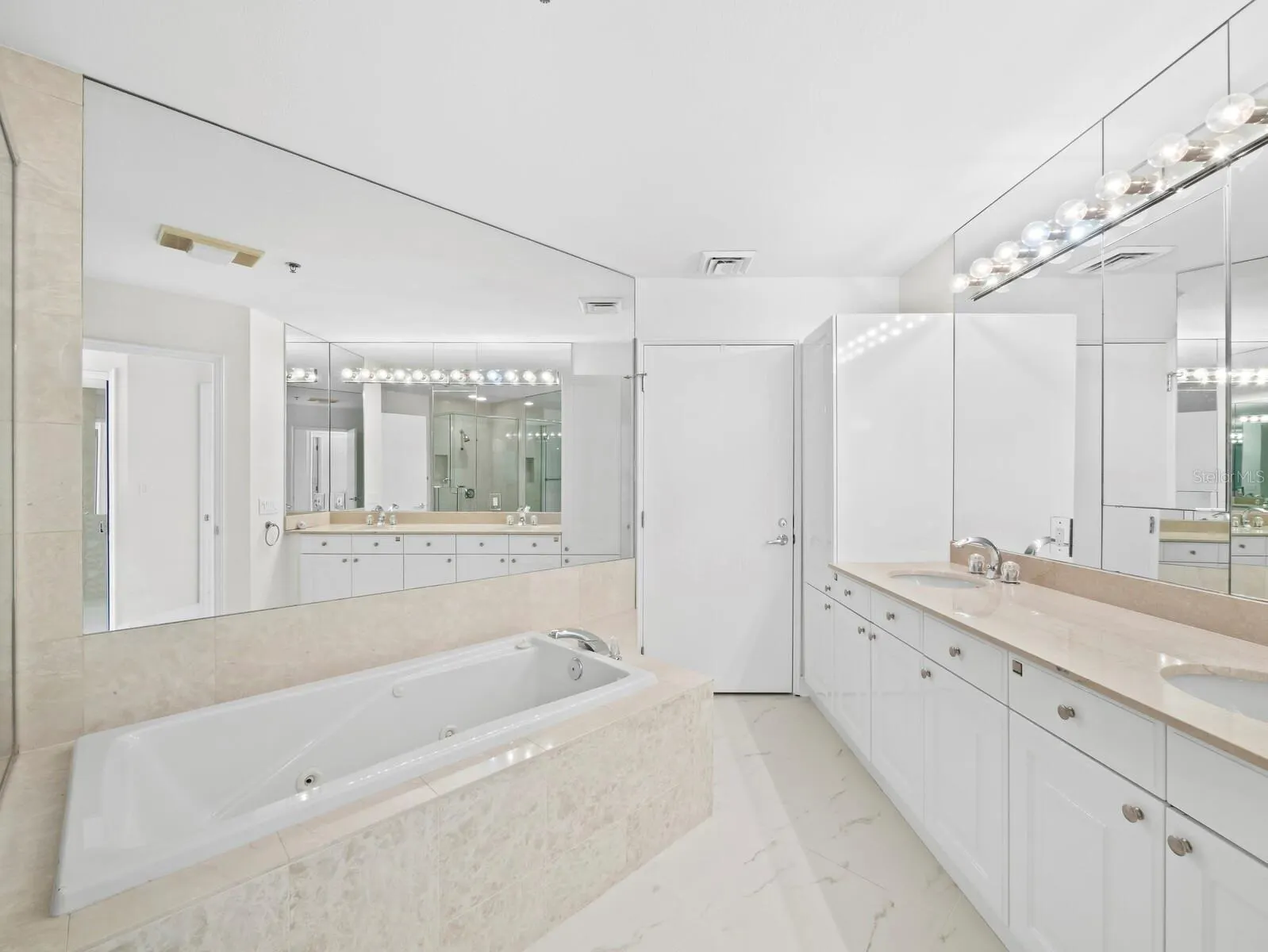 3080 GRAND BAY BLVD #512 #512