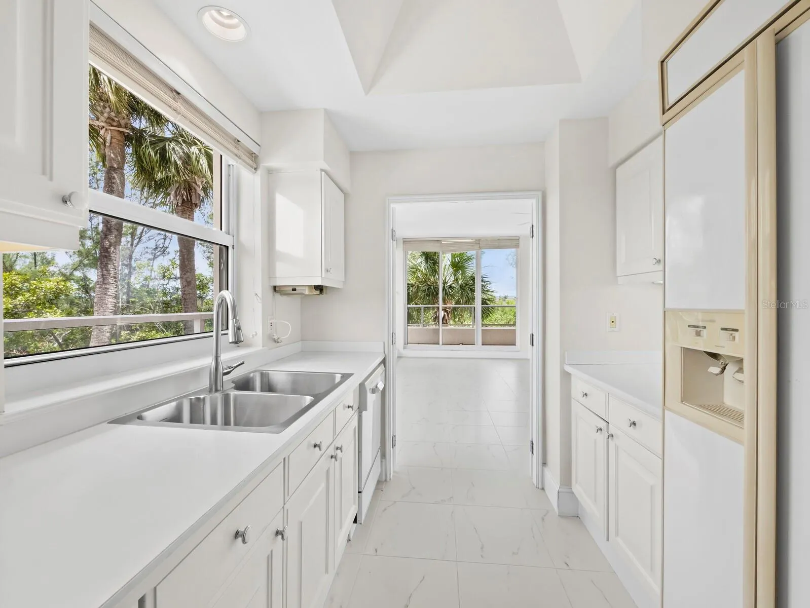 3080 GRAND BAY BLVD #512 #512