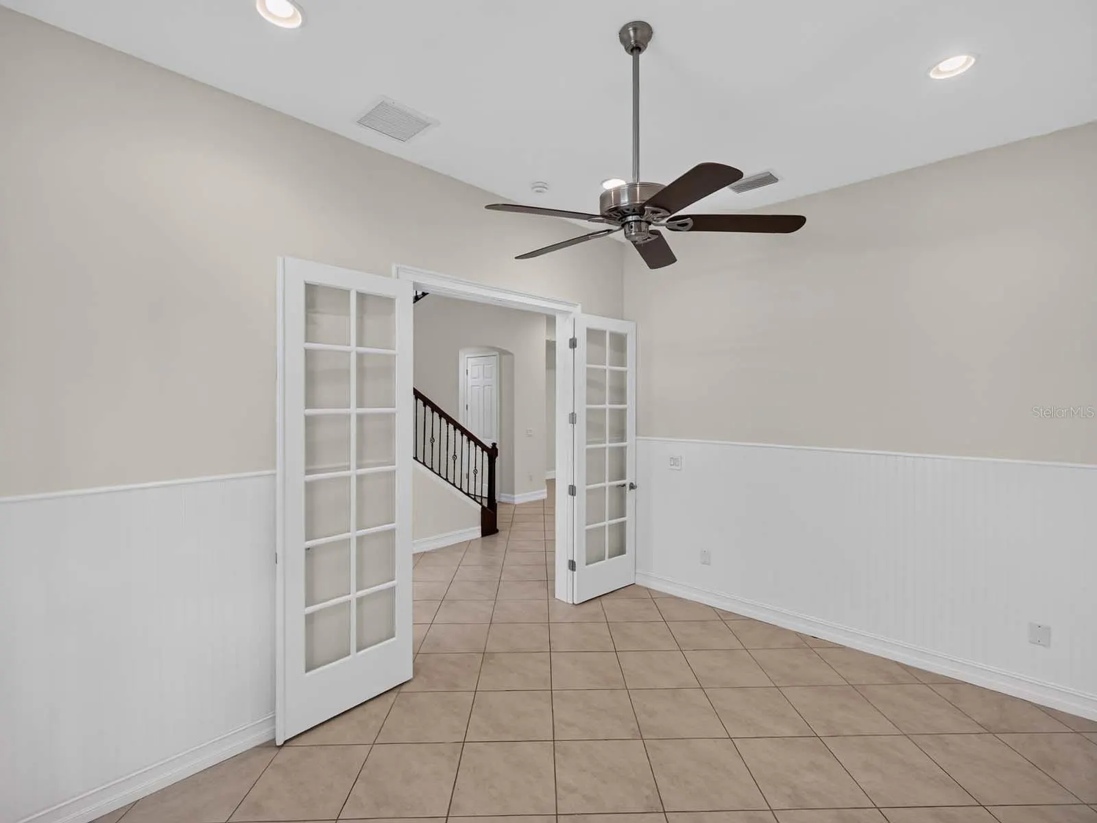 1093 BLUFFWOOD DR