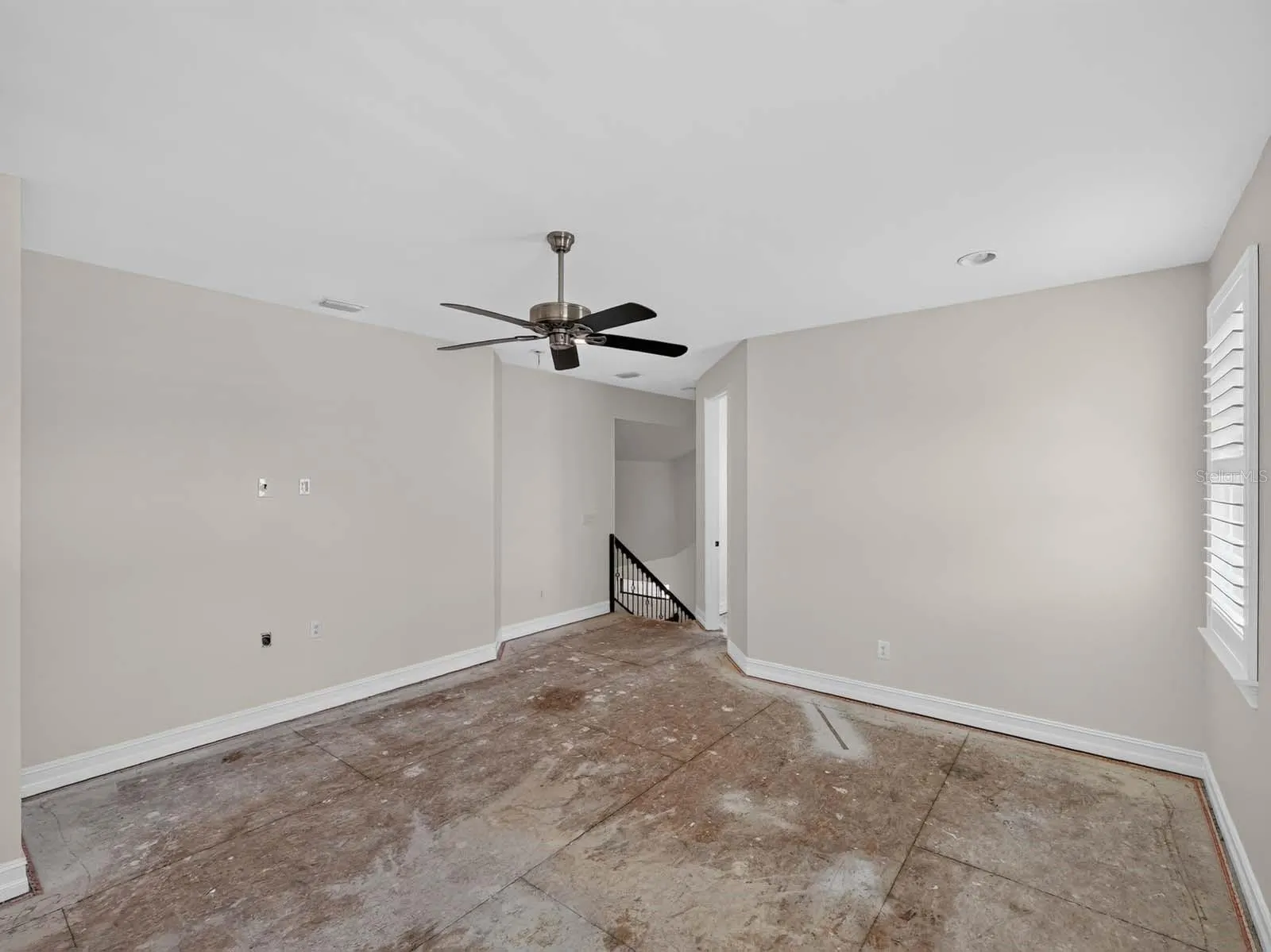 1093 BLUFFWOOD DR