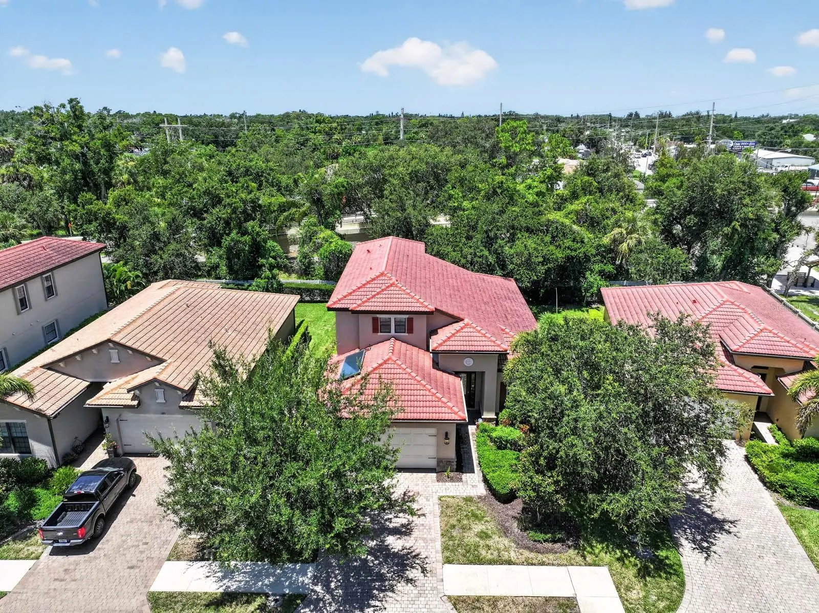 1093 BLUFFWOOD DR