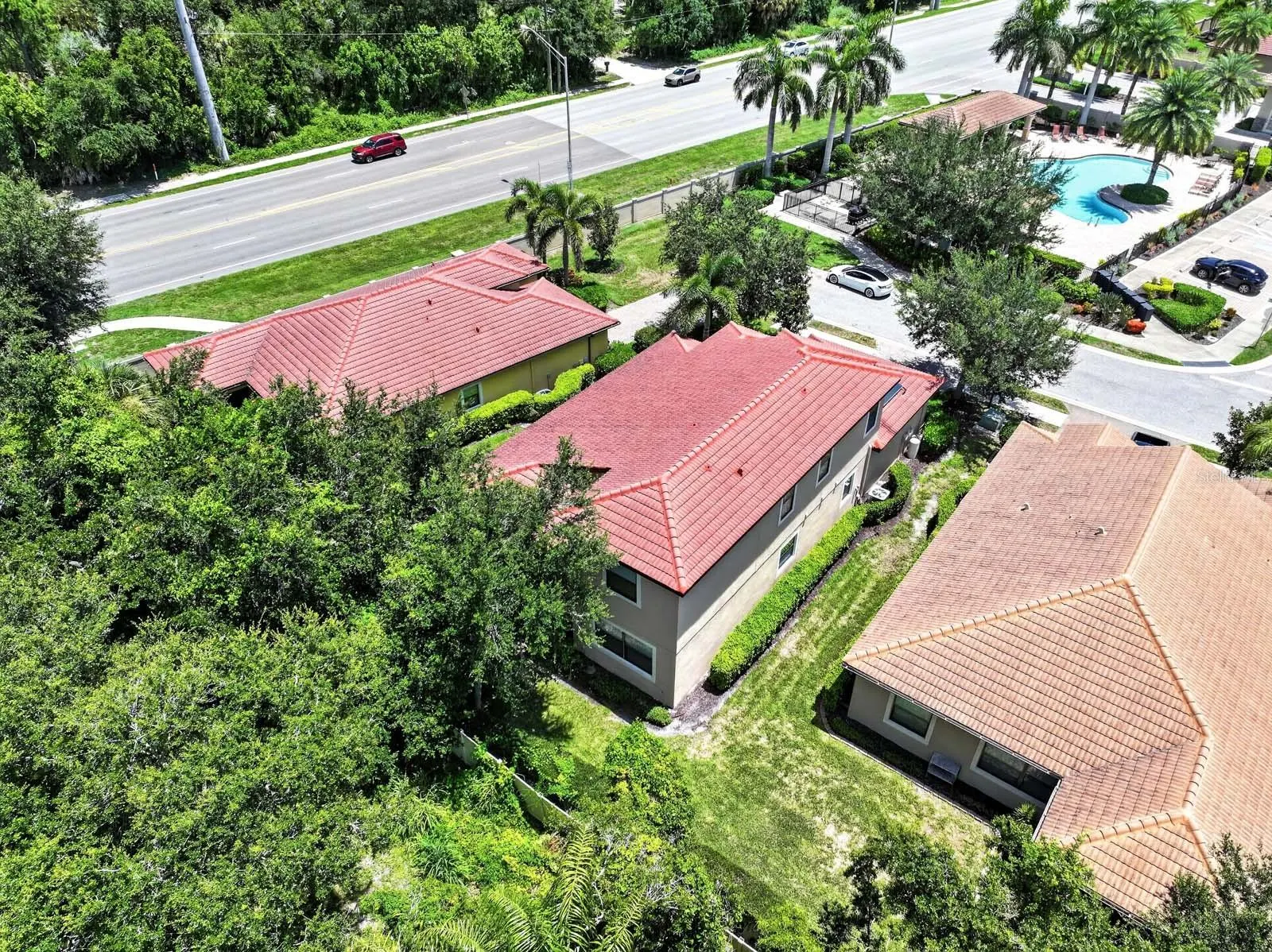 1093 BLUFFWOOD DR