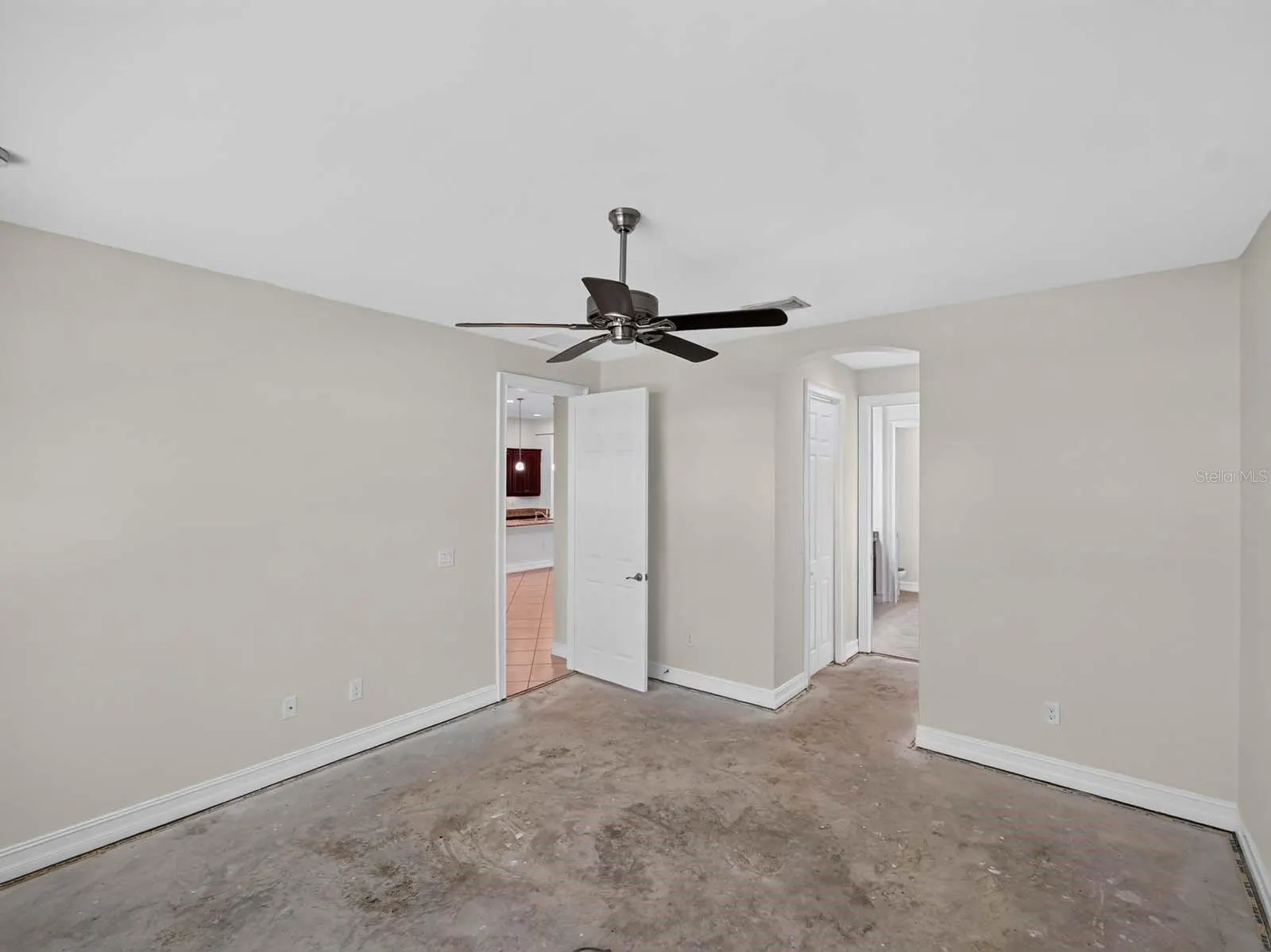 1093 BLUFFWOOD DR