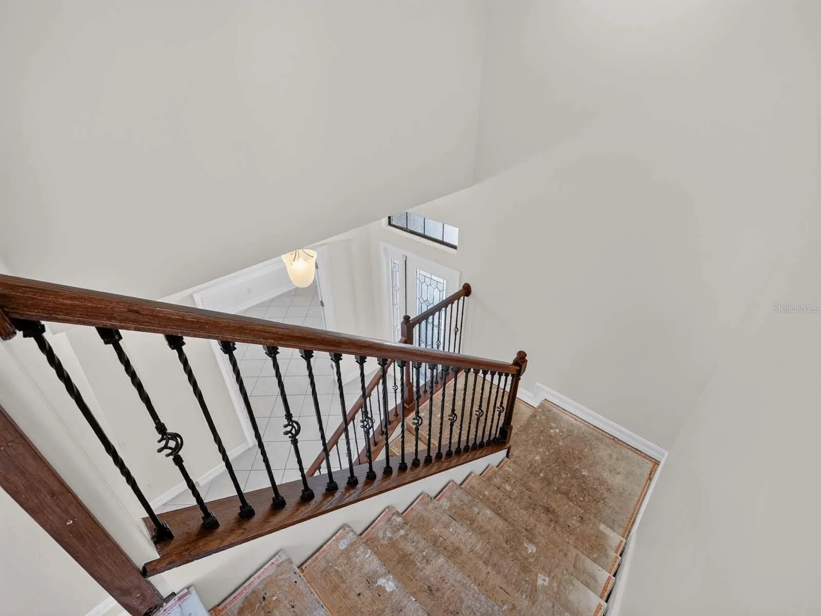 1093 BLUFFWOOD DR