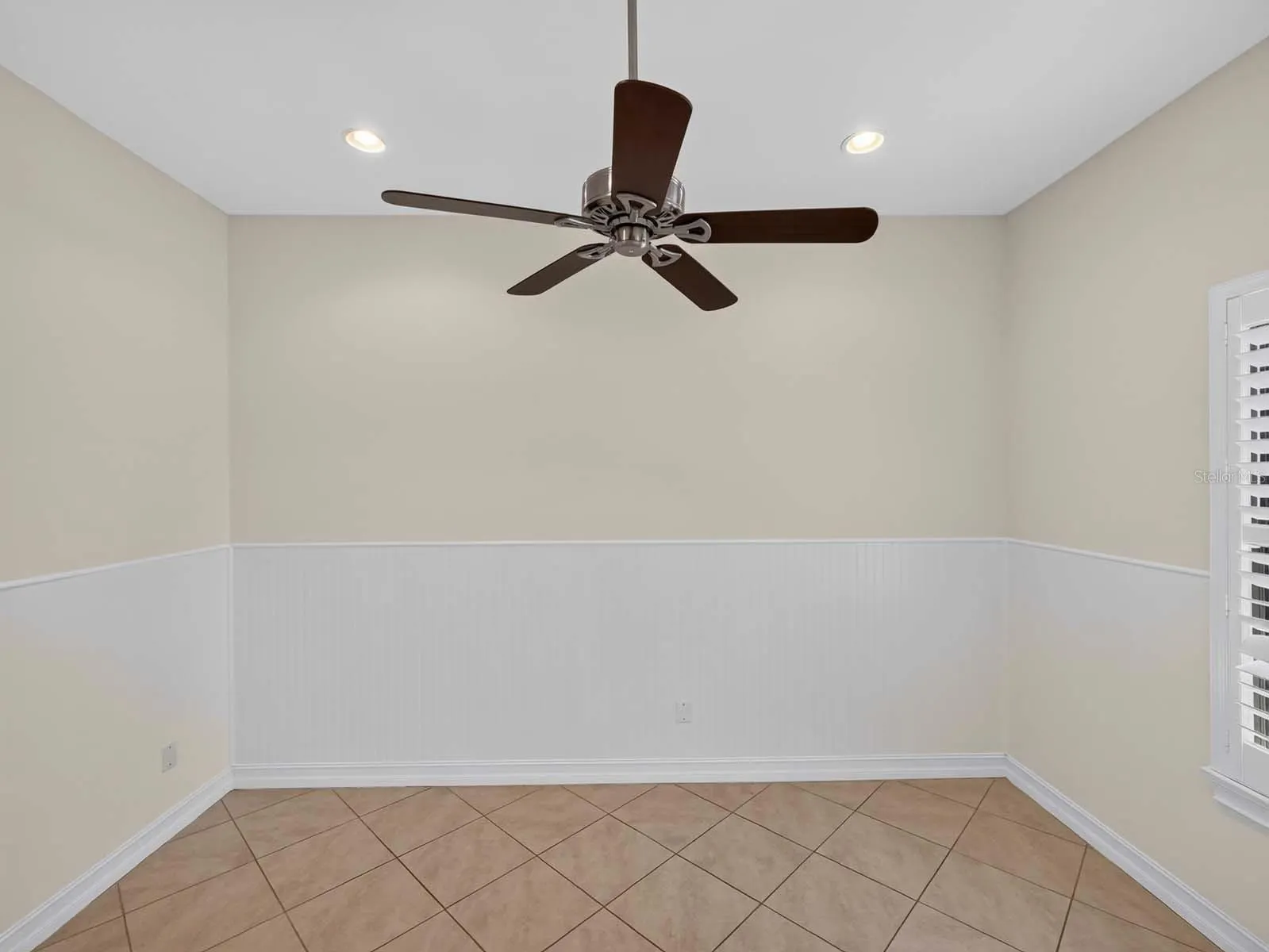 1093 BLUFFWOOD DR