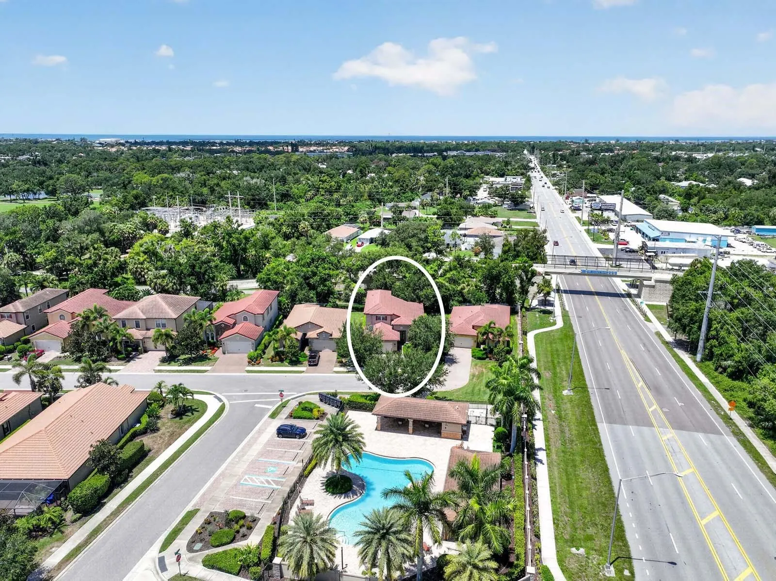 1093 BLUFFWOOD DR