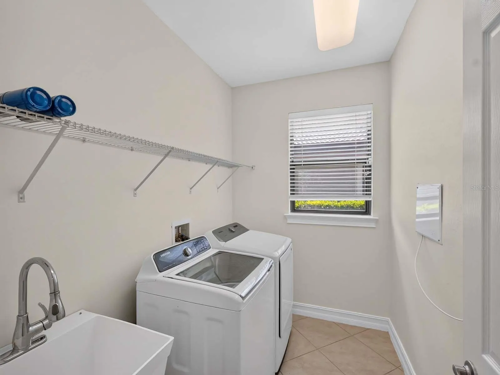 1093 BLUFFWOOD DR