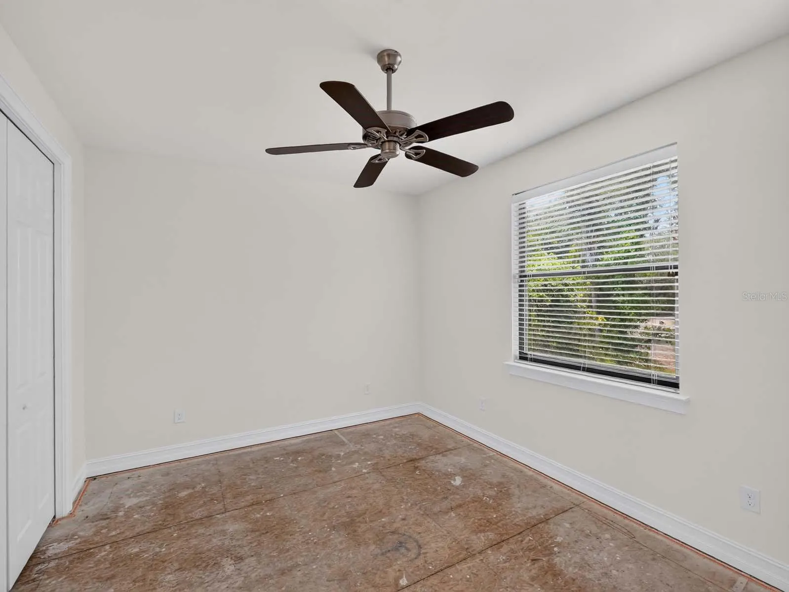 1093 BLUFFWOOD DR