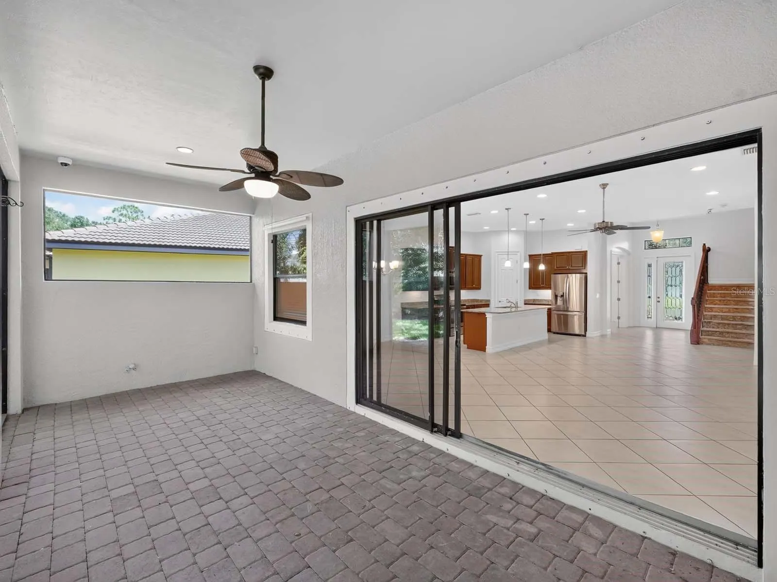 1093 BLUFFWOOD DR