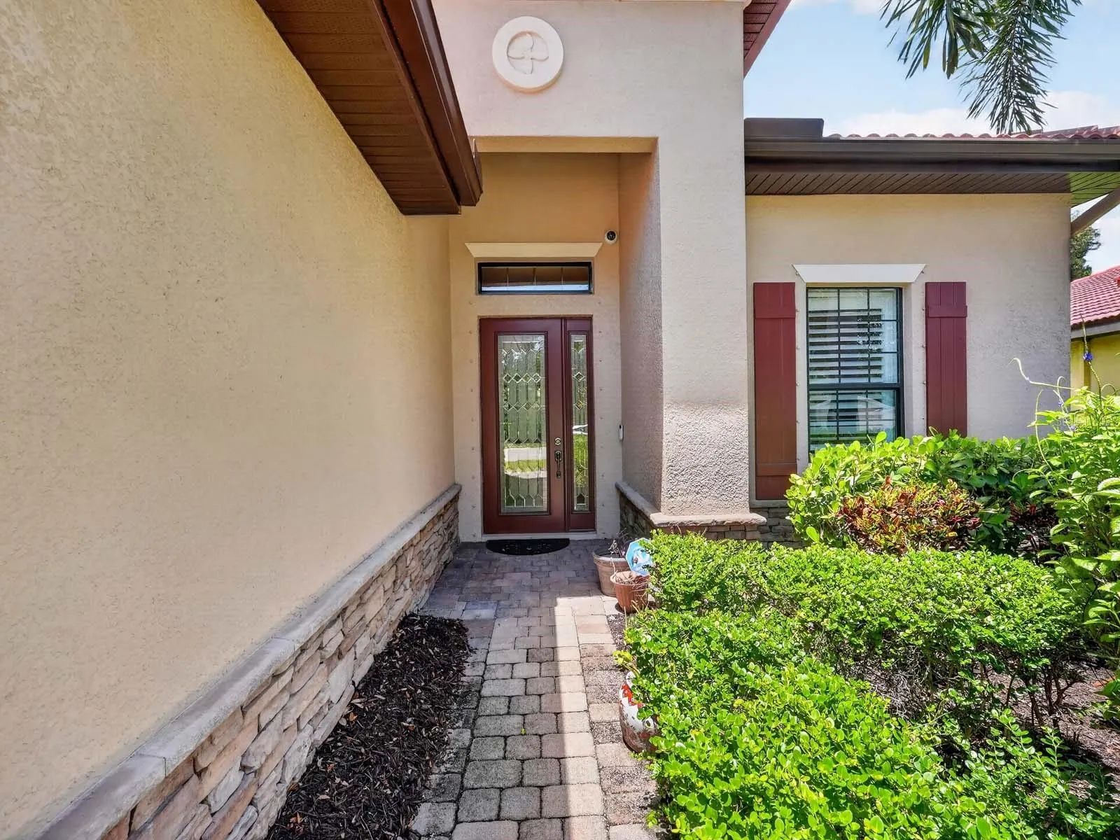 1093 BLUFFWOOD DR