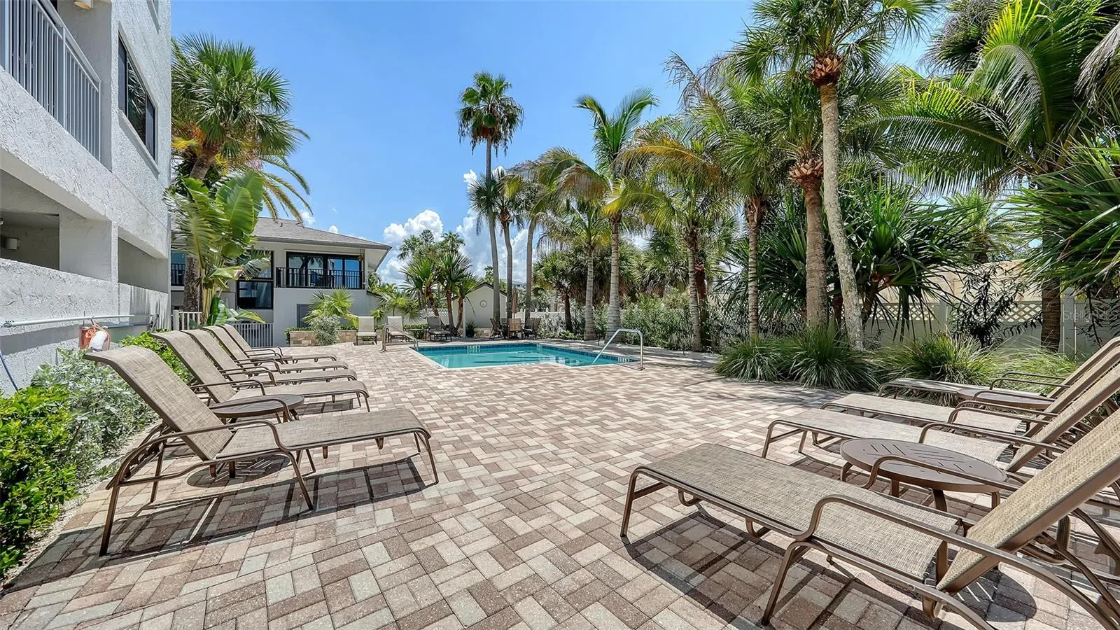 1001 POINT OF ROCKS RD #310 #310