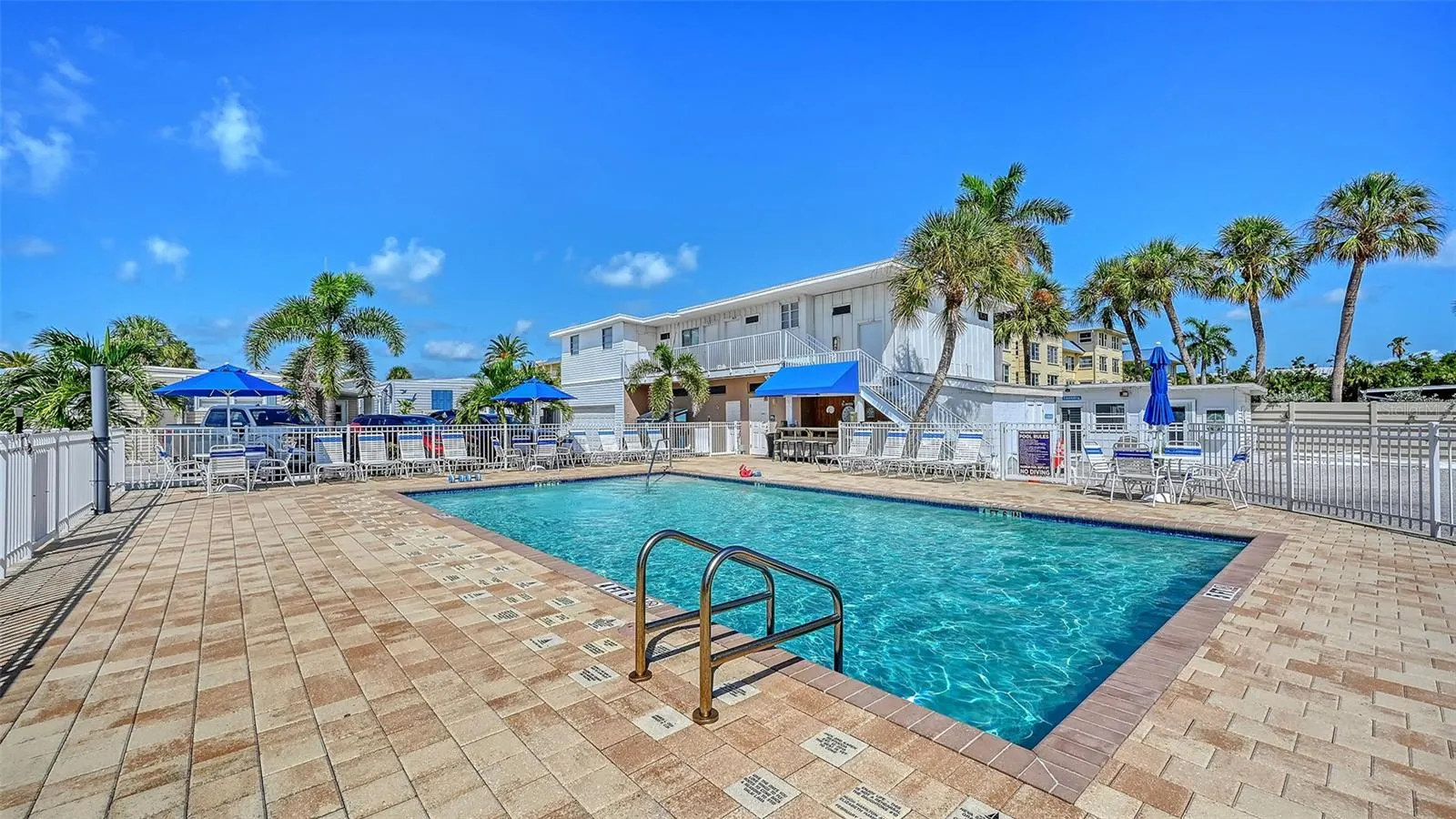 36 TWIN SHORES BLVD