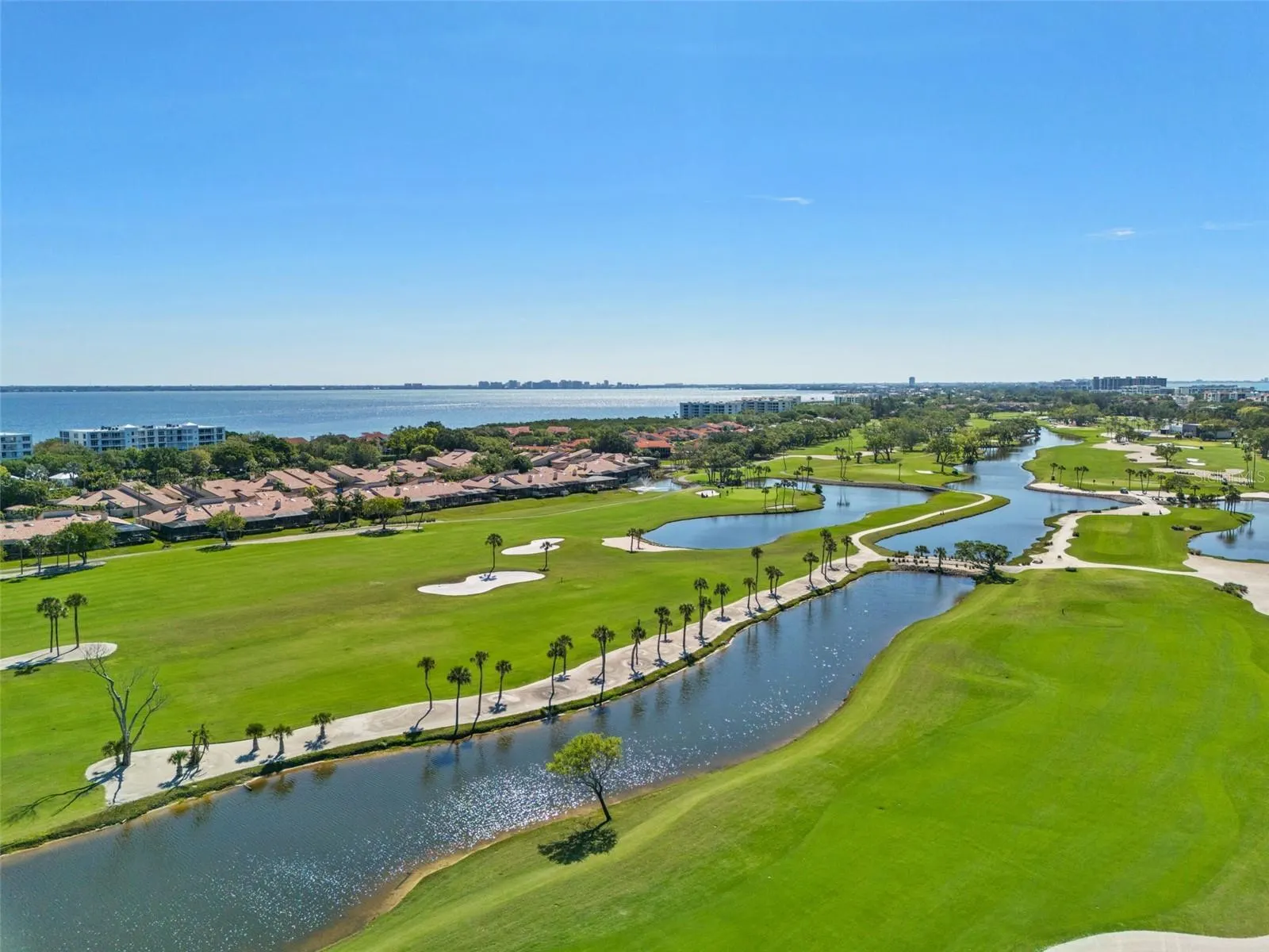 677 LANDS END DR