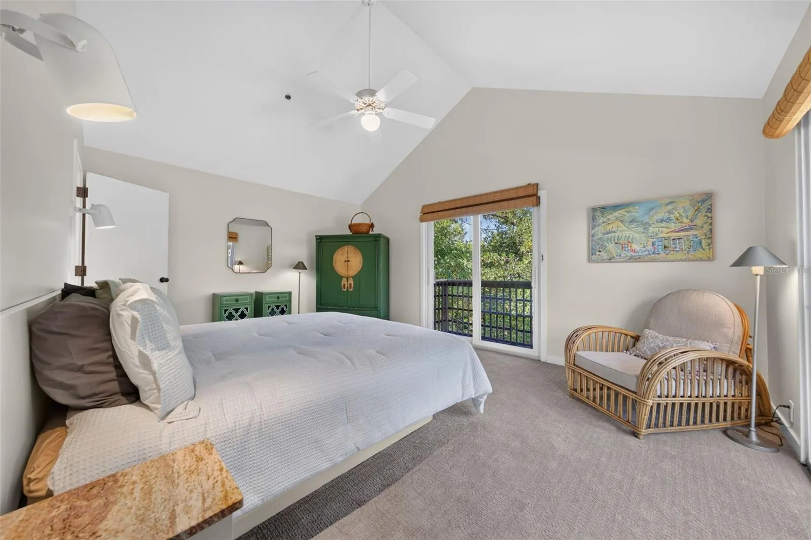 677 LANDS END DR