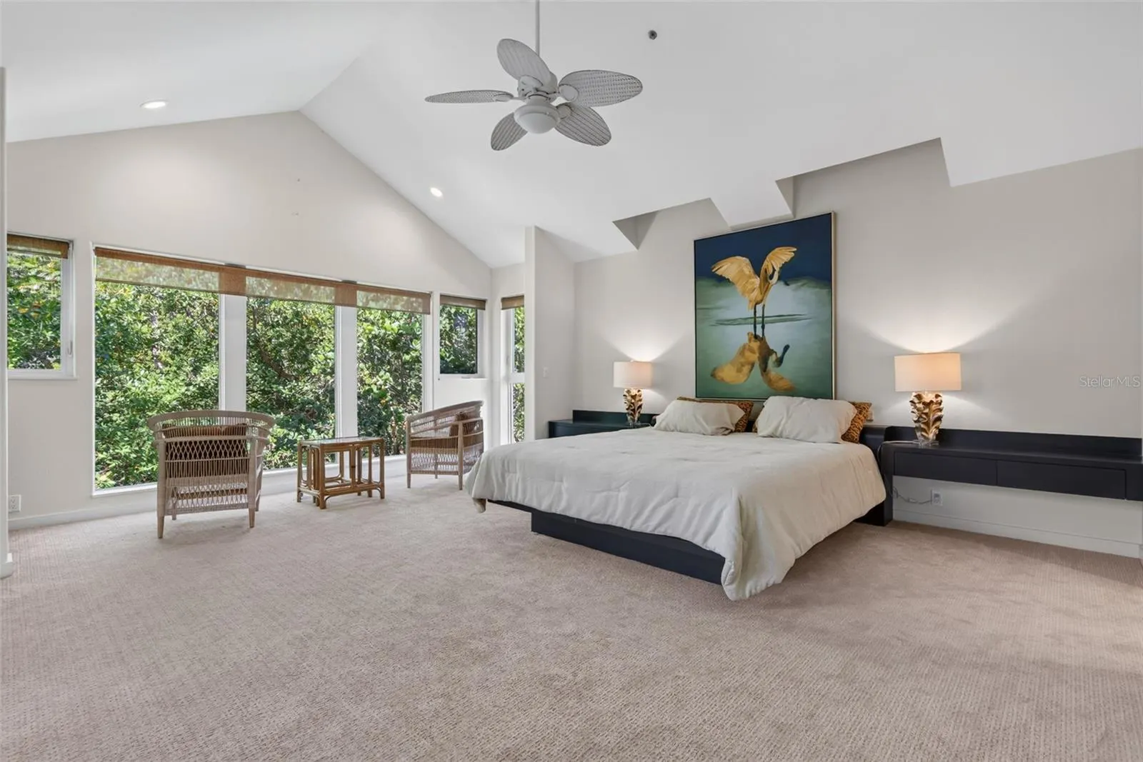 677 LANDS END DR
