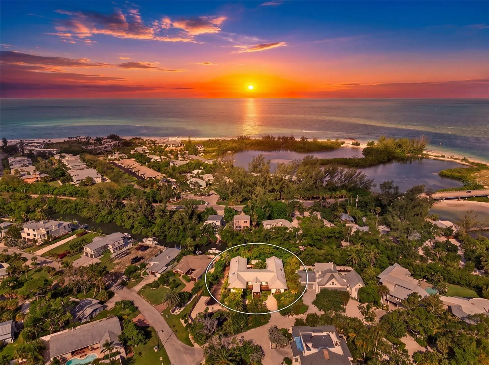 677 LANDS END DR