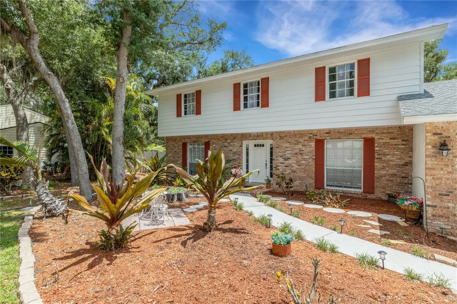 1603 PECAN ST