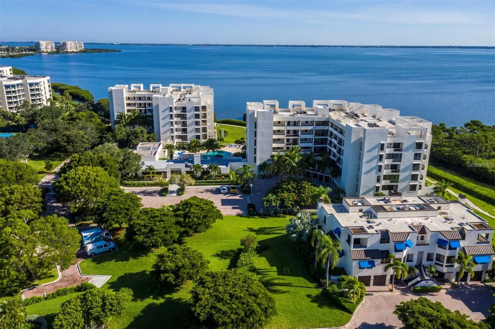1906 HARBOURSIDE DR #303 #303