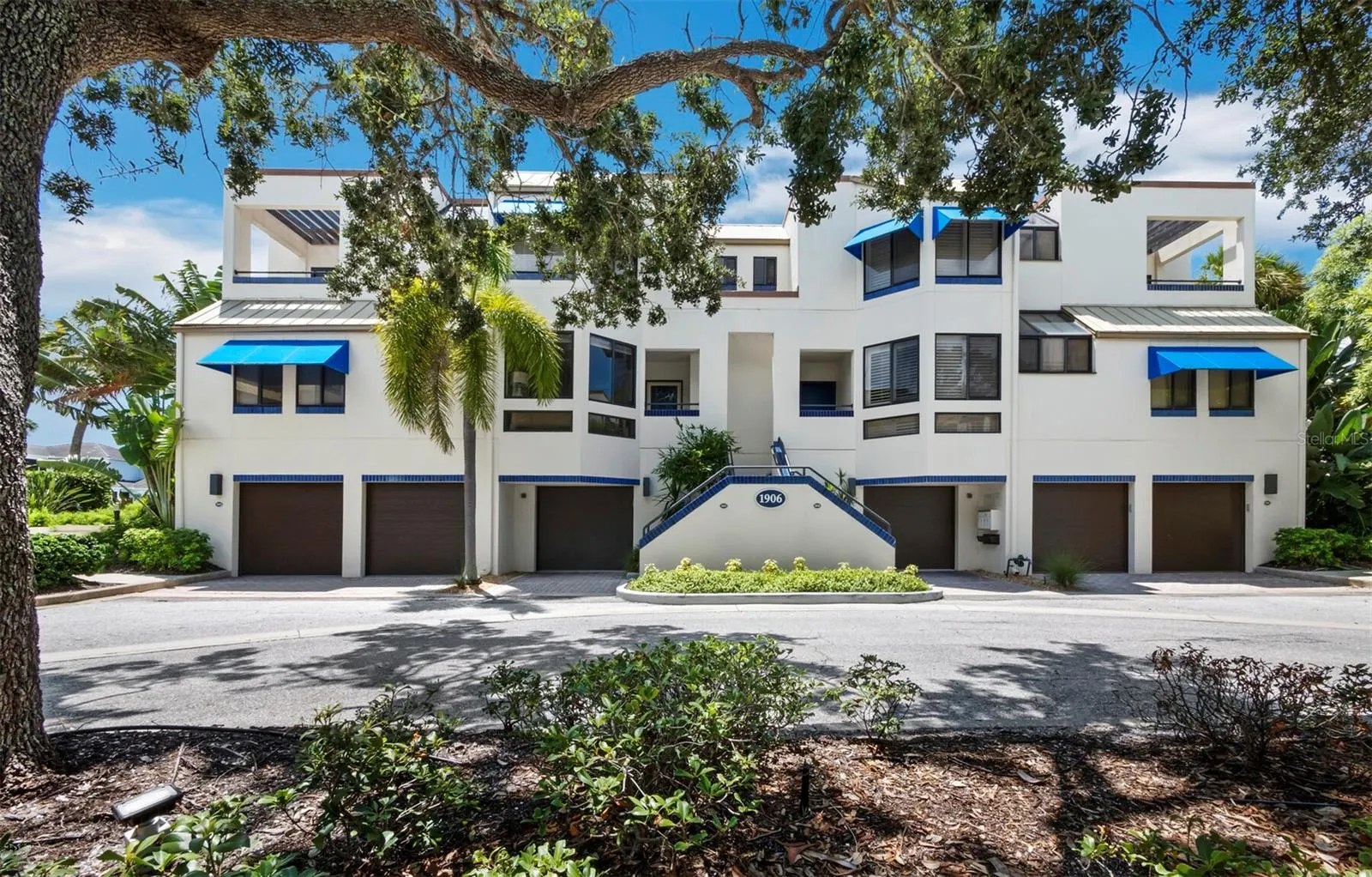 1906 HARBOURSIDE DR #303 #303