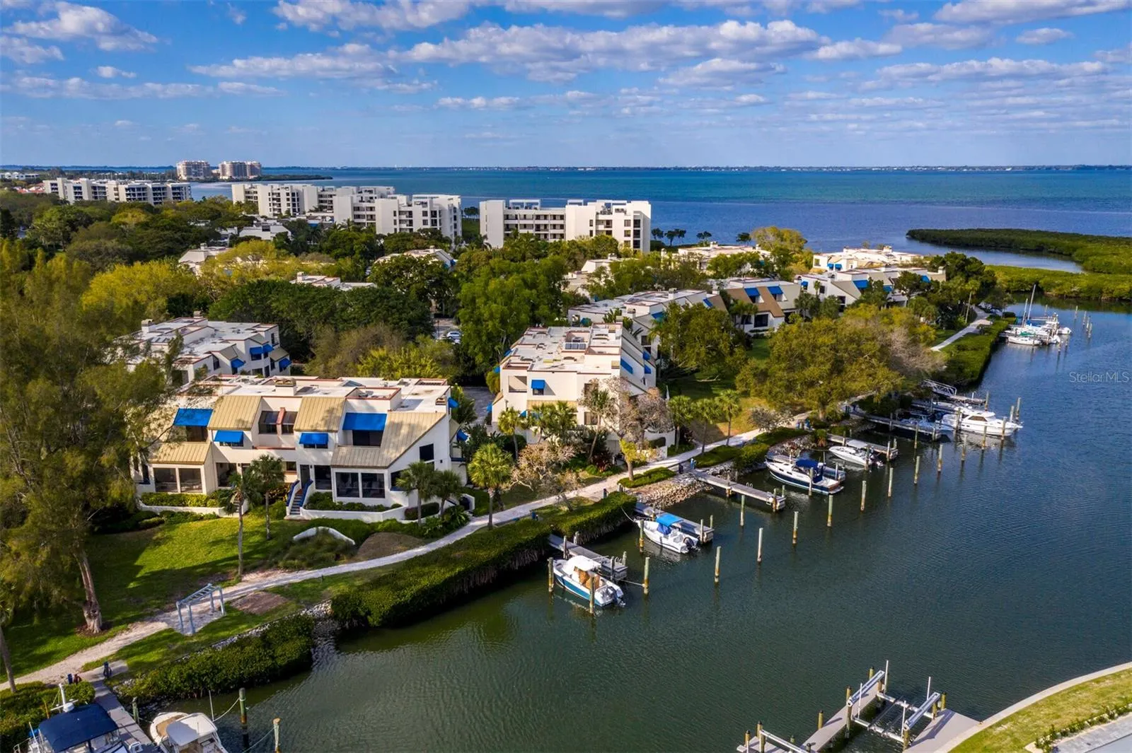 1906 HARBOURSIDE DR #303 #303
