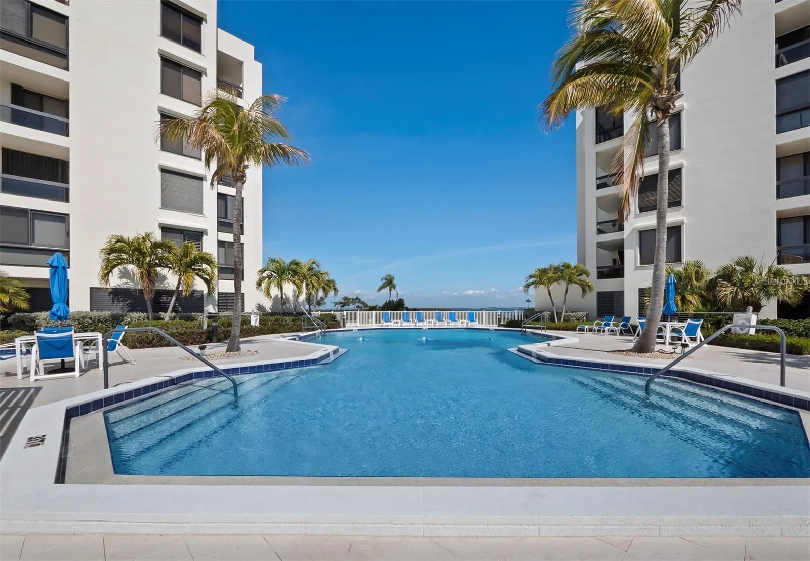 1906 HARBOURSIDE DR #303 #303